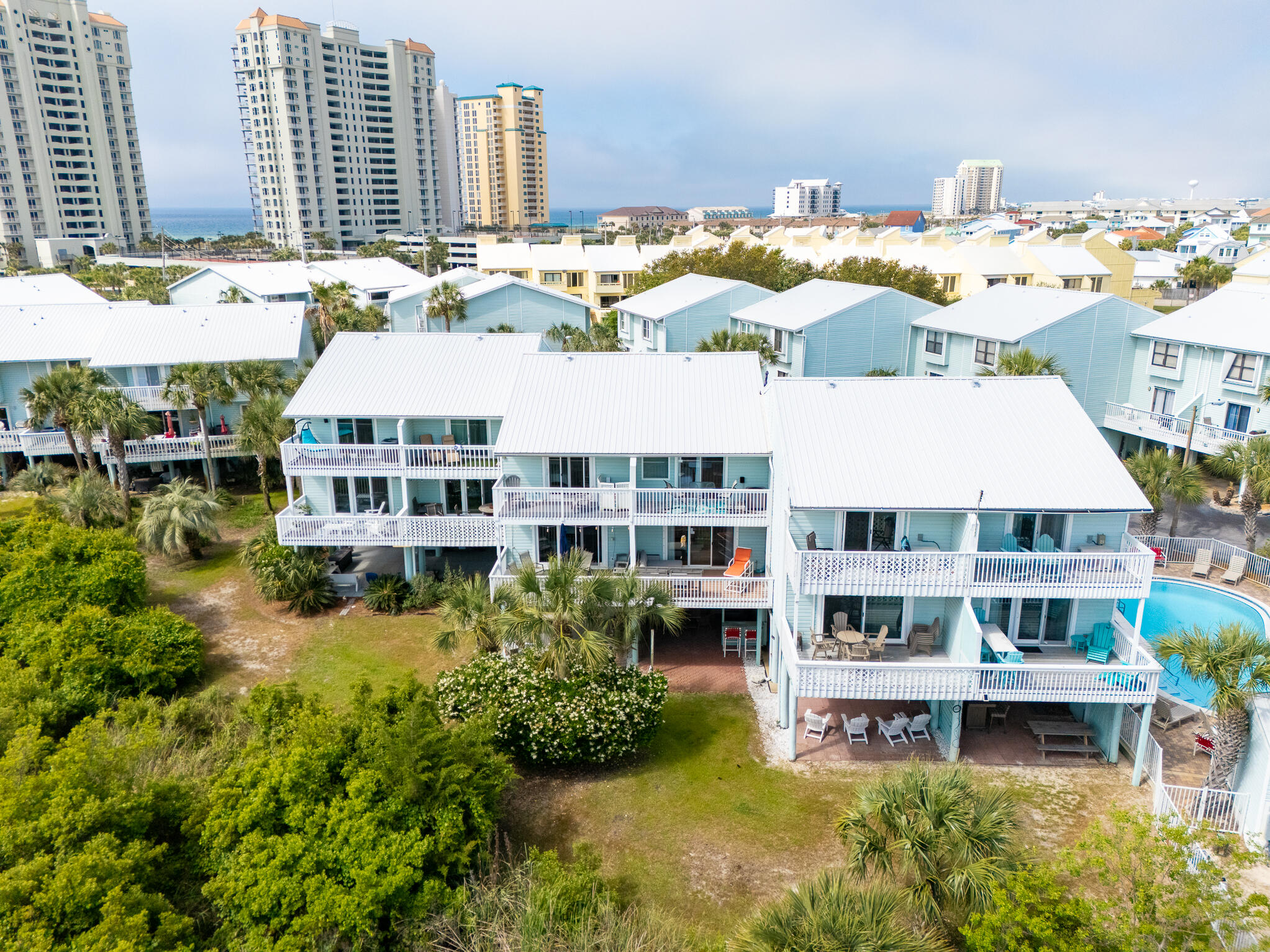 SANDCASTLE BEACH HOMES - Residential