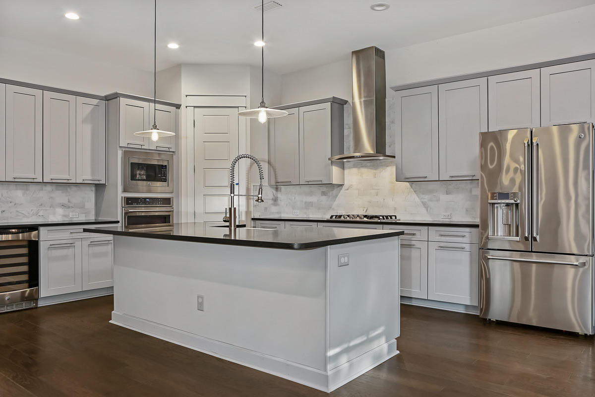 WILD HERON - Residential