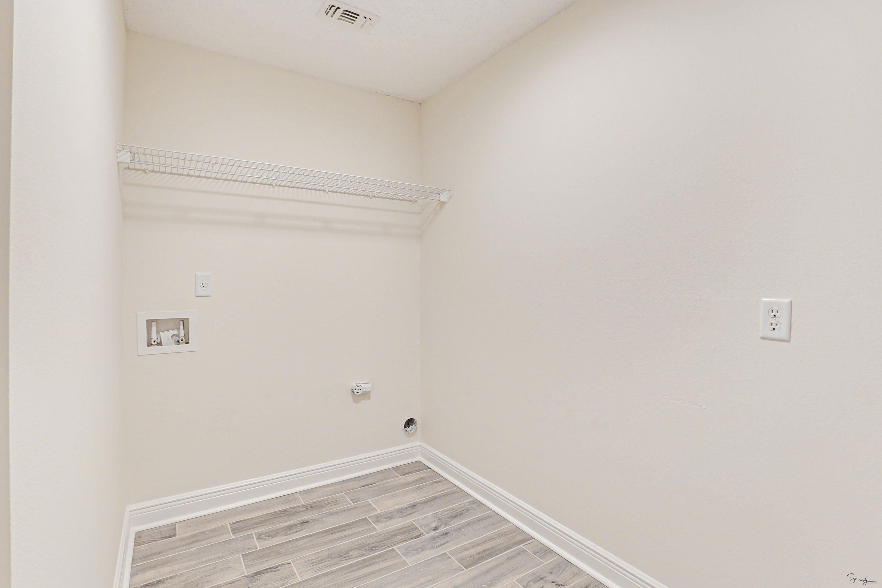 FOX VALLEY - Residential