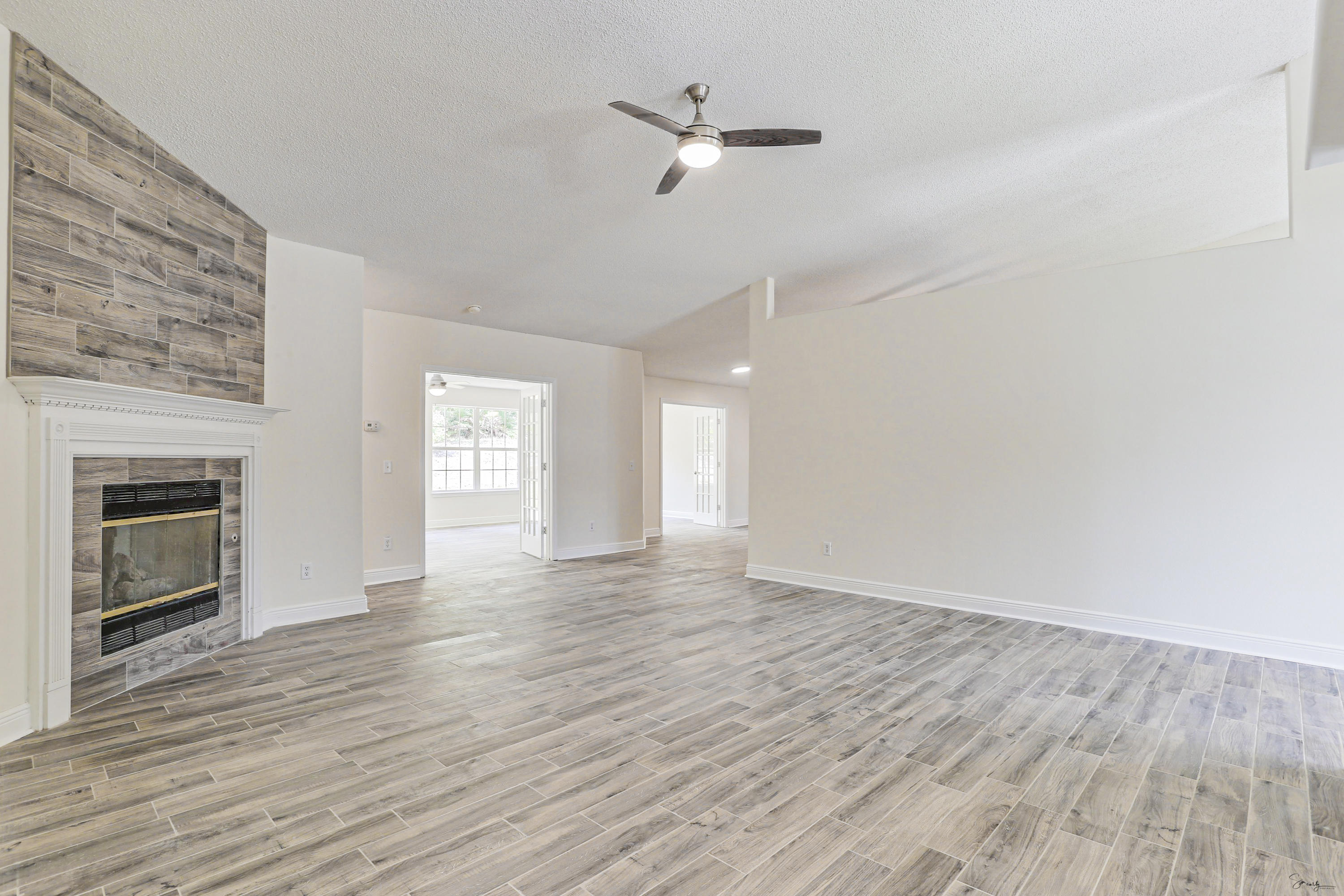 FOX VALLEY - Residential