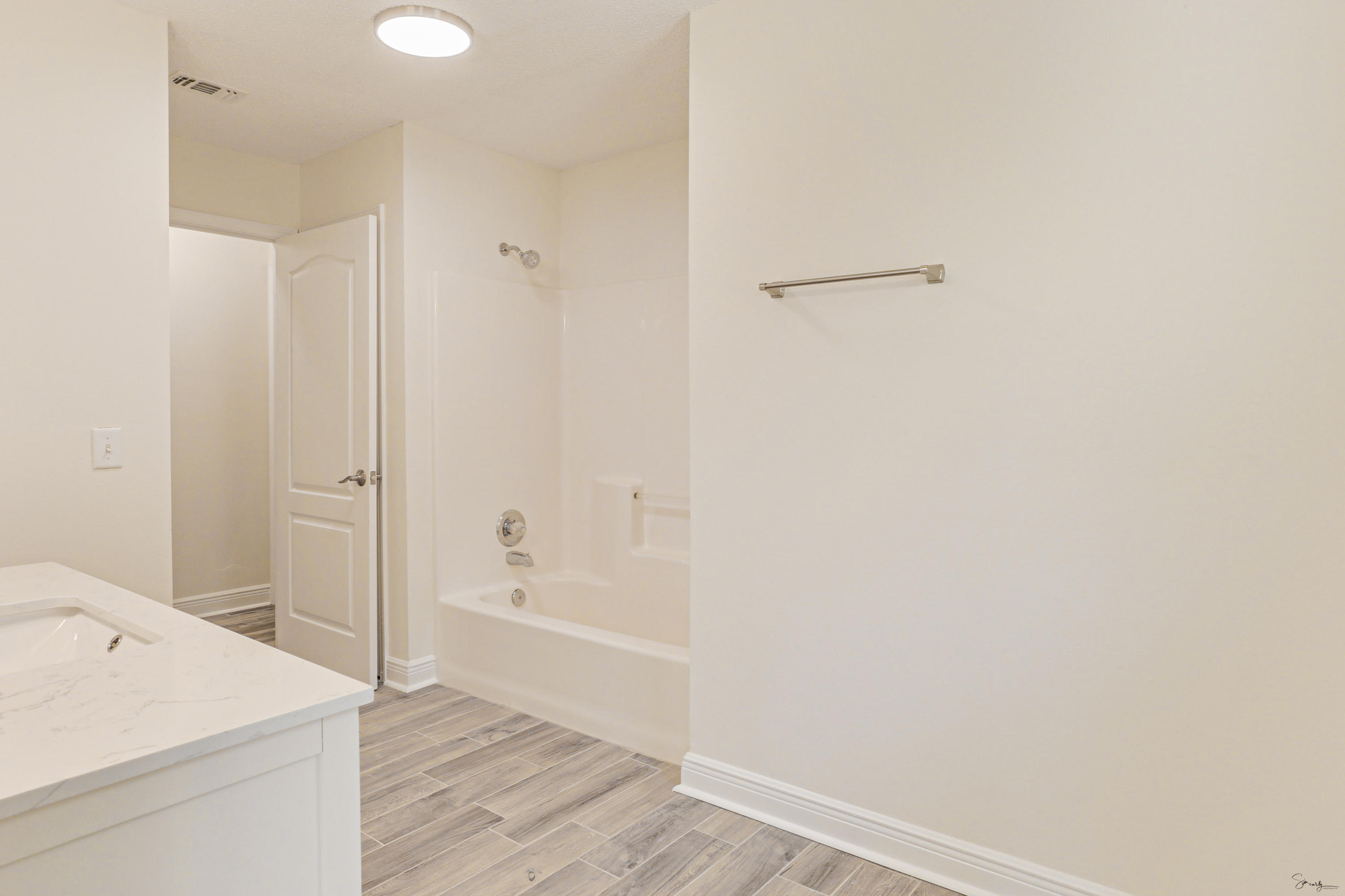 FOX VALLEY - Residential