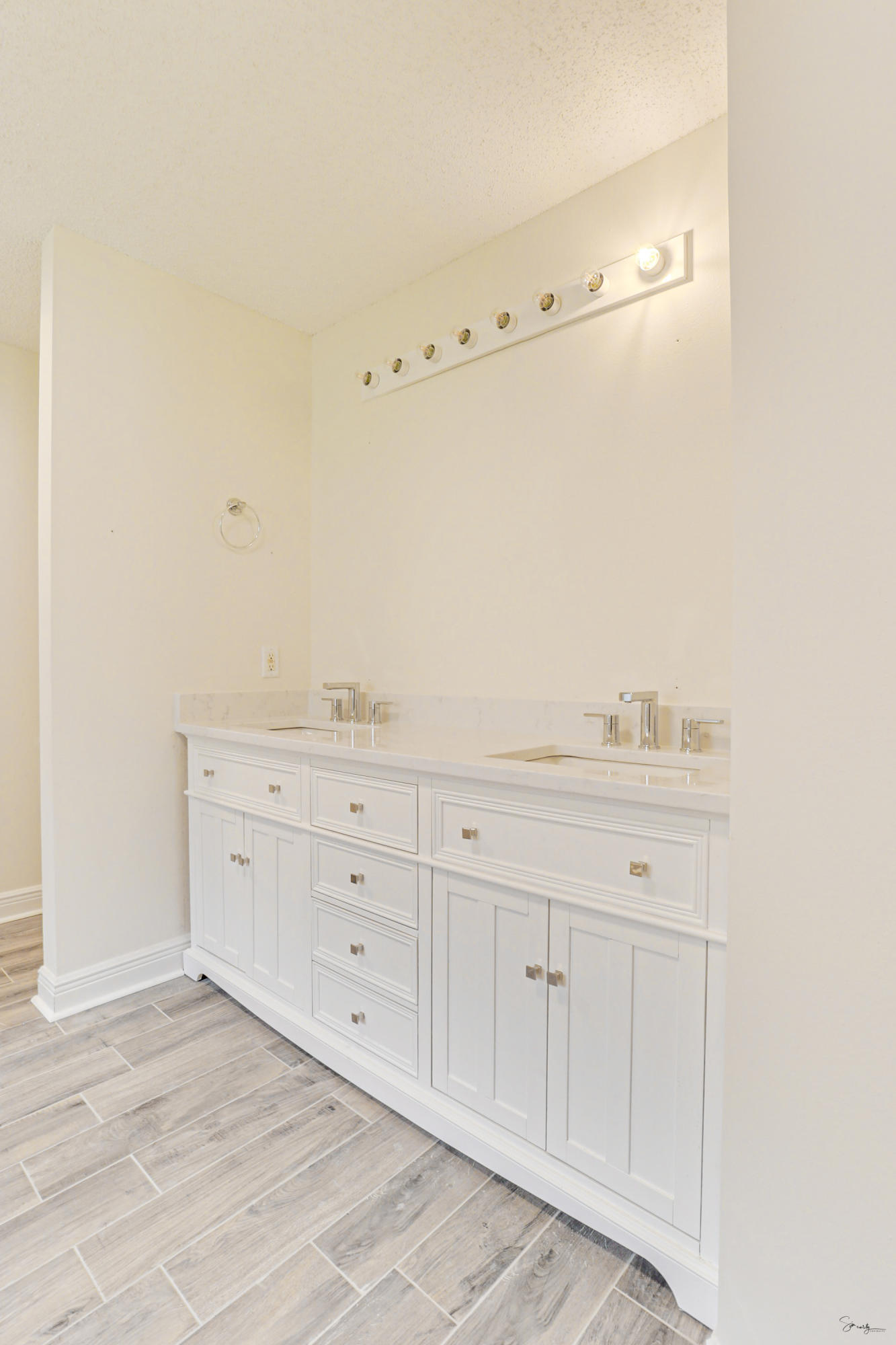 FOX VALLEY - Residential