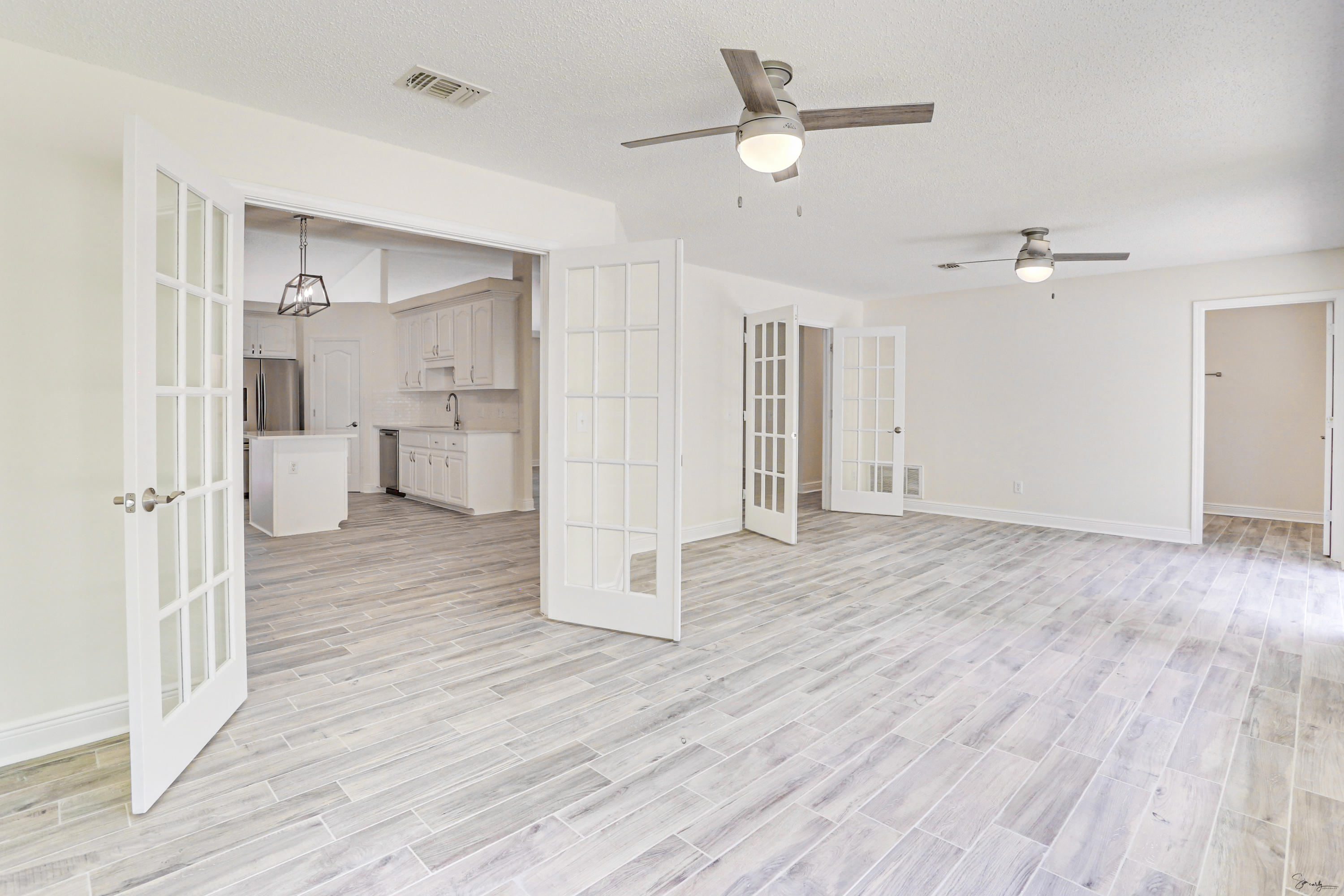 FOX VALLEY - Residential