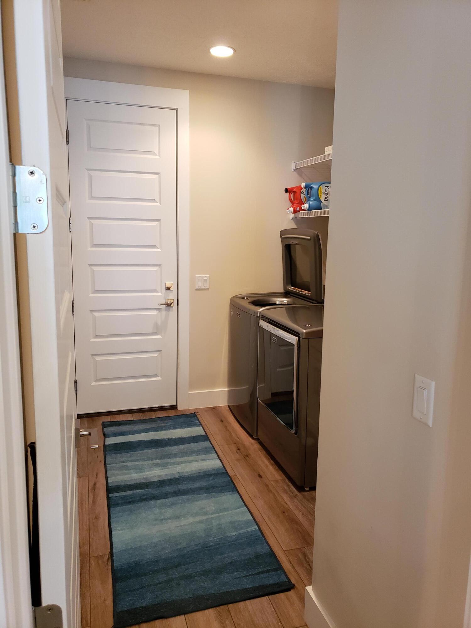 JAMAICAN LAKE CONDOS - Residential