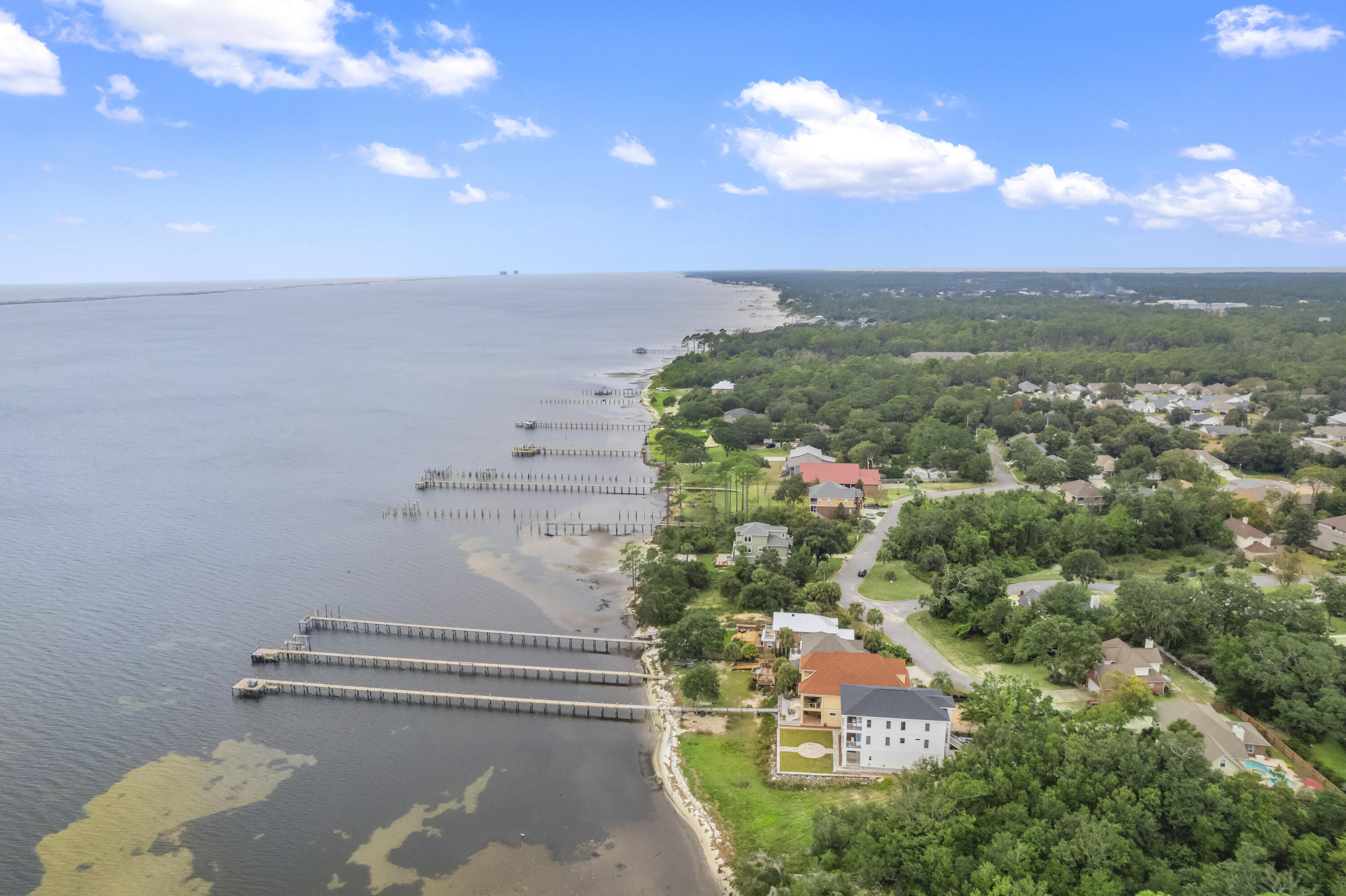 MAGNOLIA HARBOR - Land