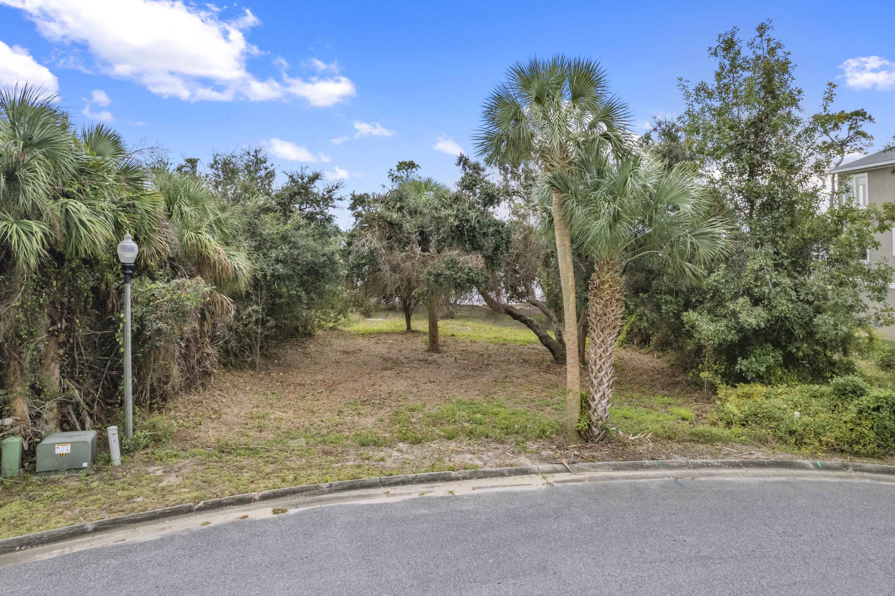 MAGNOLIA HARBOR - Land