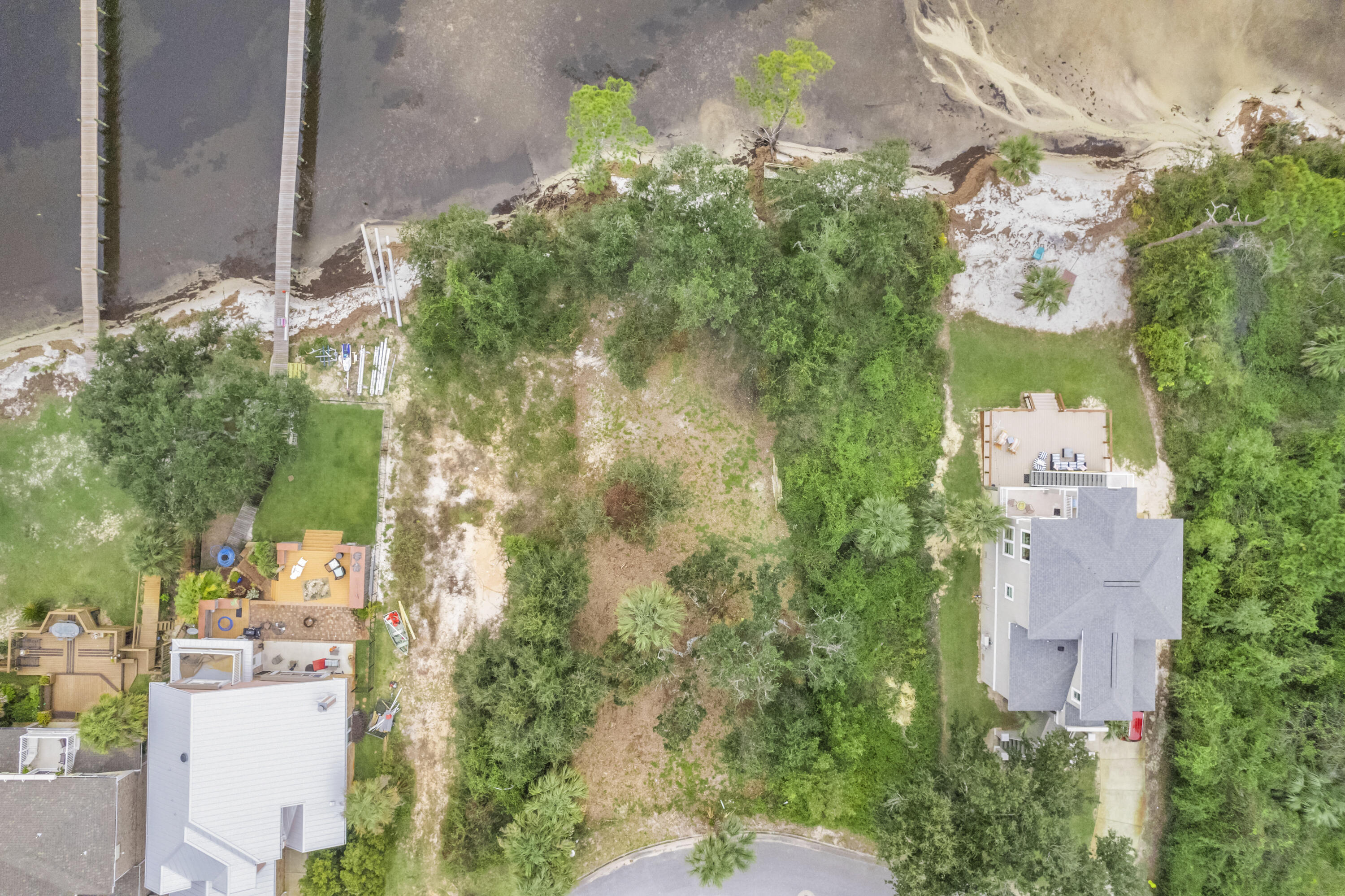 MAGNOLIA HARBOR - Land