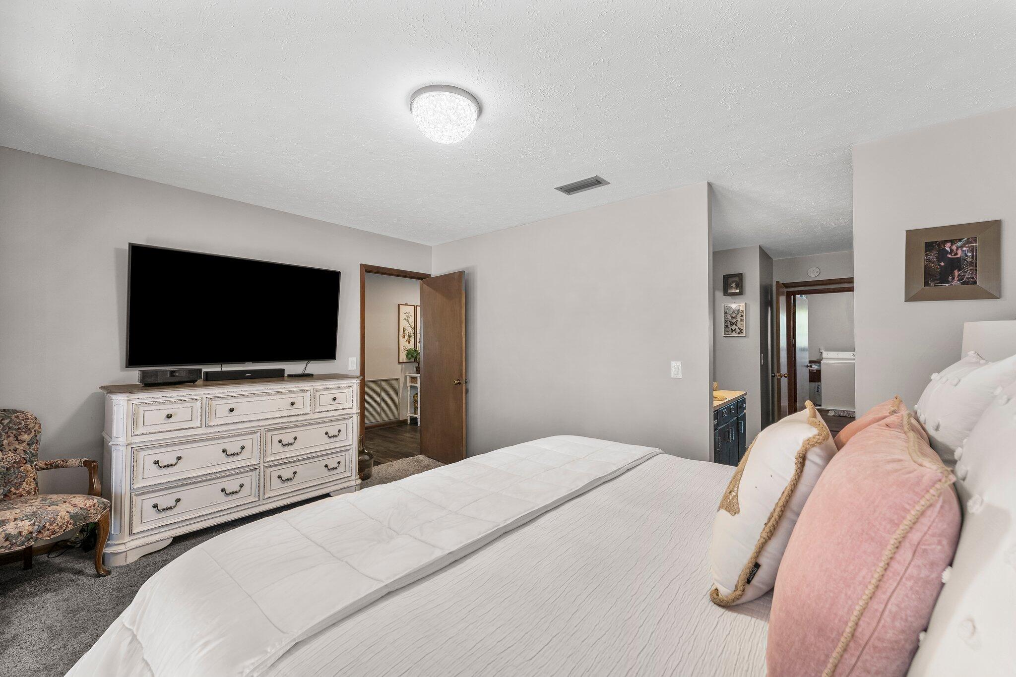 CROWN POINT - Residential