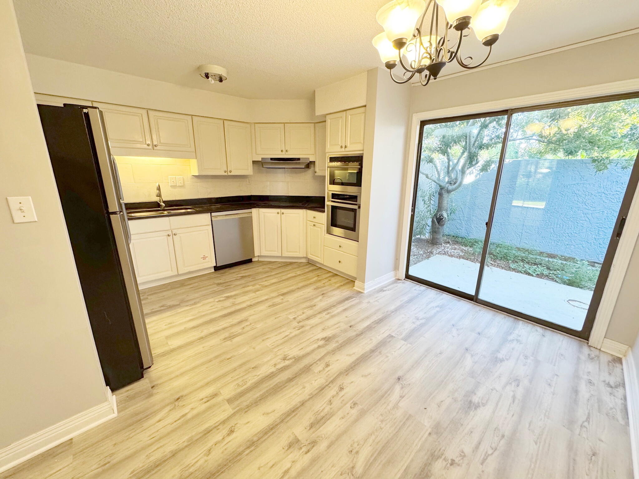 SHORELINE GARDENS T/H - Residential