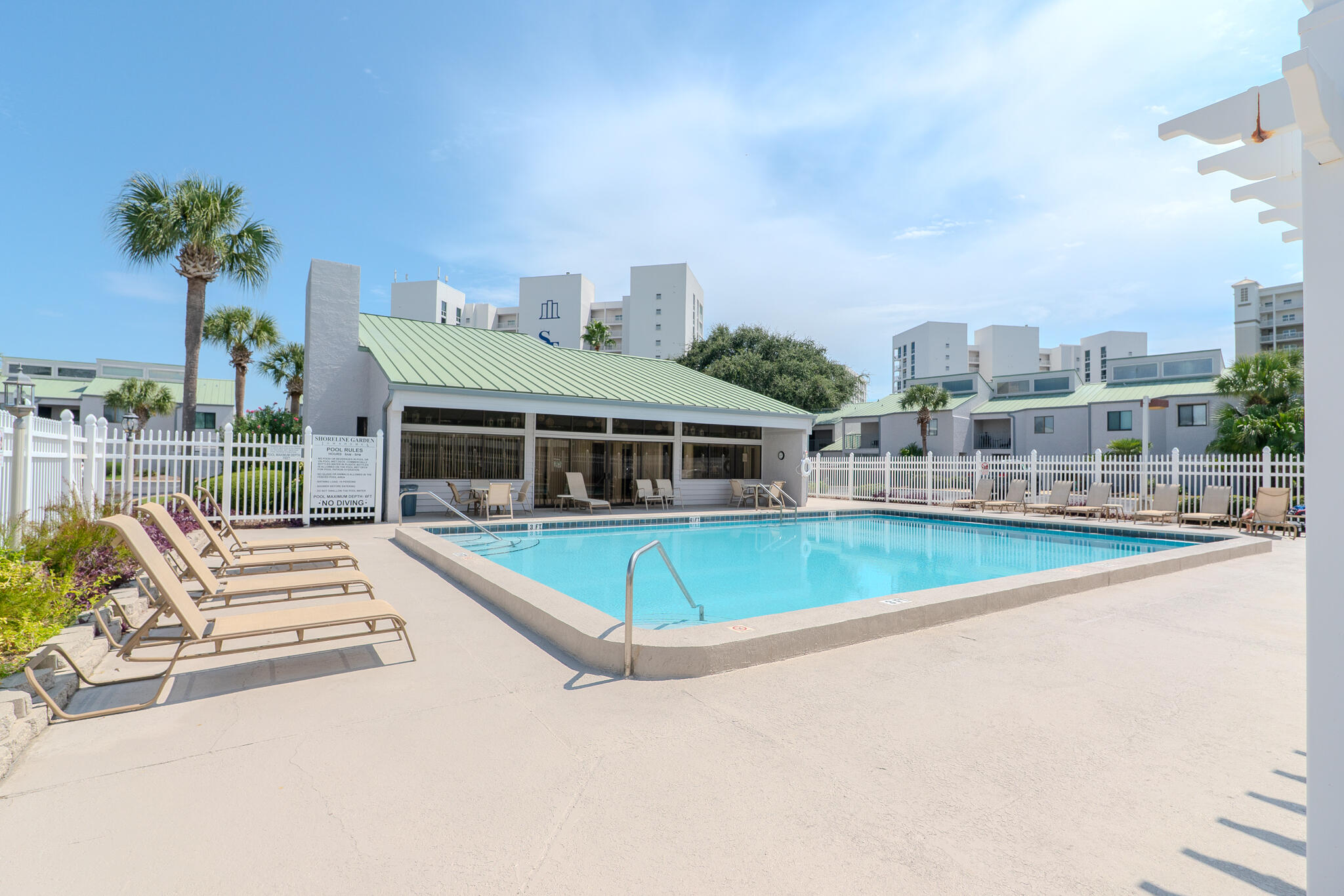 SHORELINE GARDENS T/H - Residential