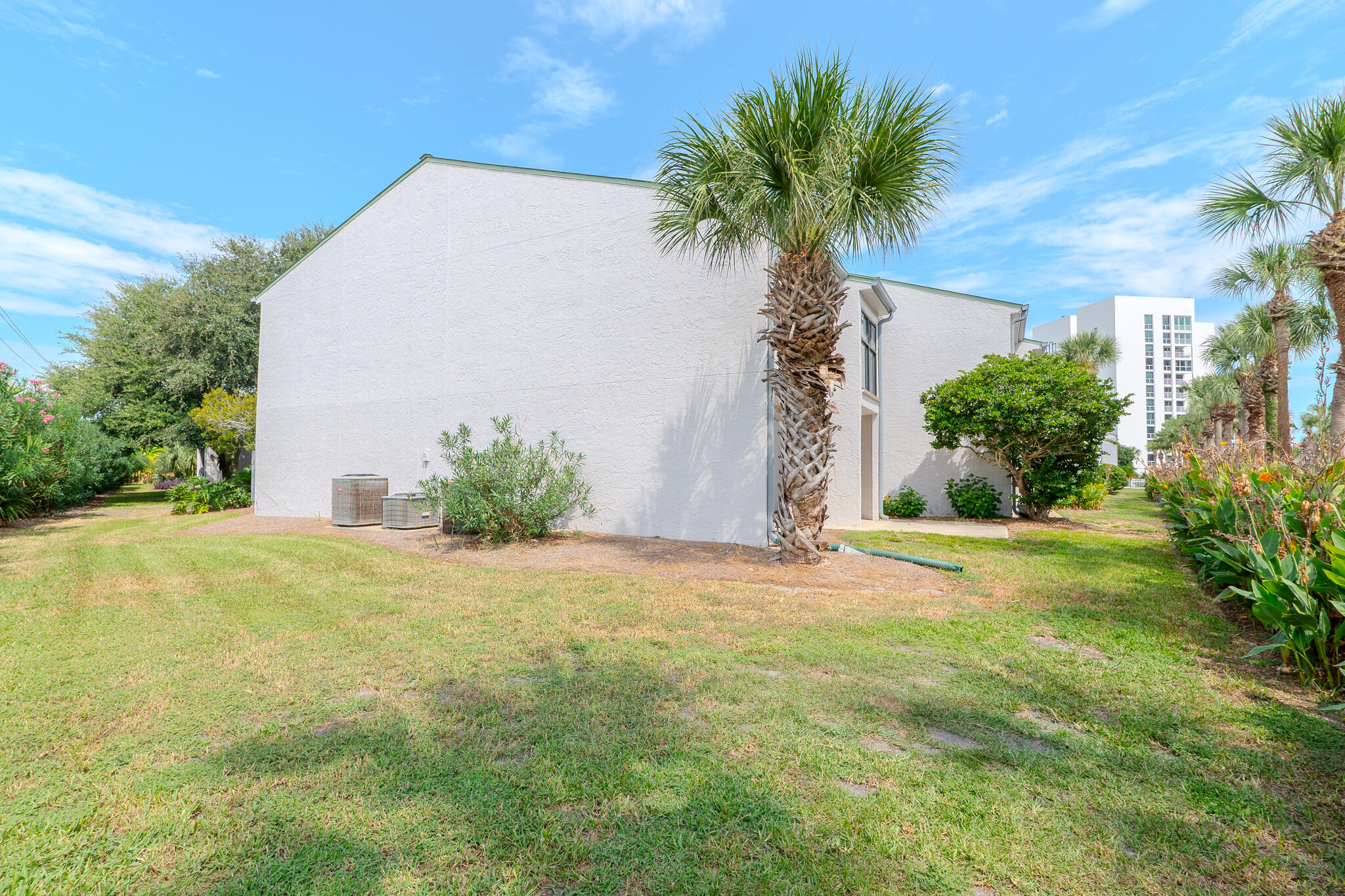 SHORELINE GARDENS T/H - Residential