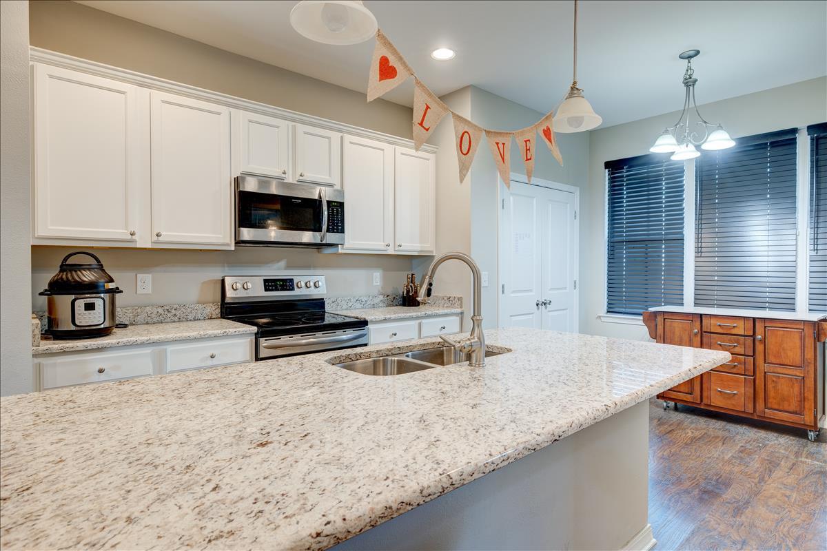 HERITAGE MANOR - Residential