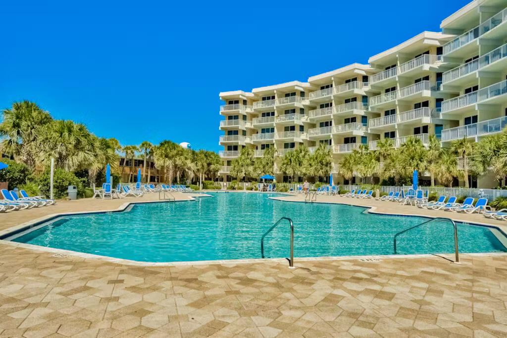 DESTIN WEST GULFSIDE VILLAS - Residential