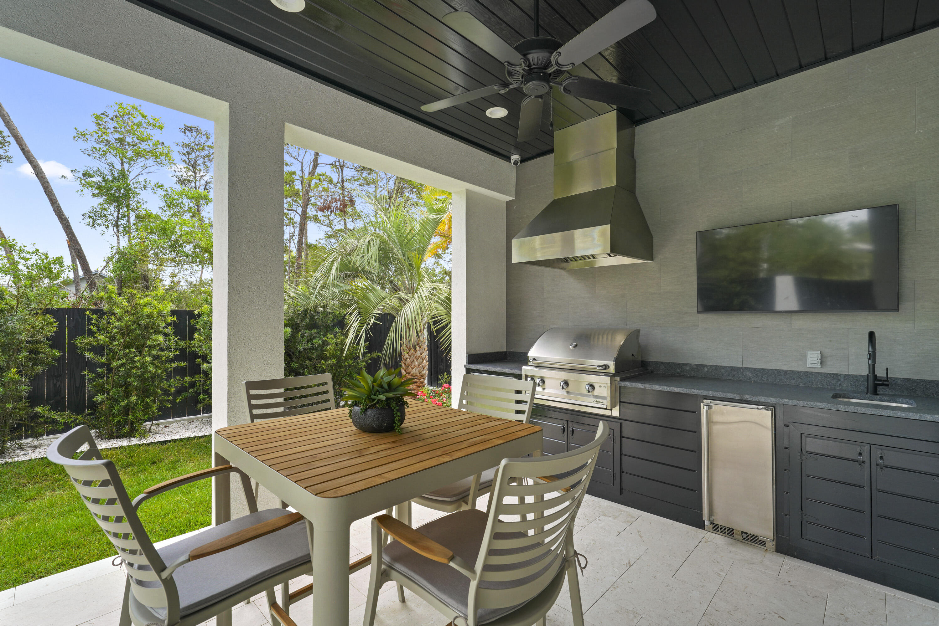 393 County hwy - Residential