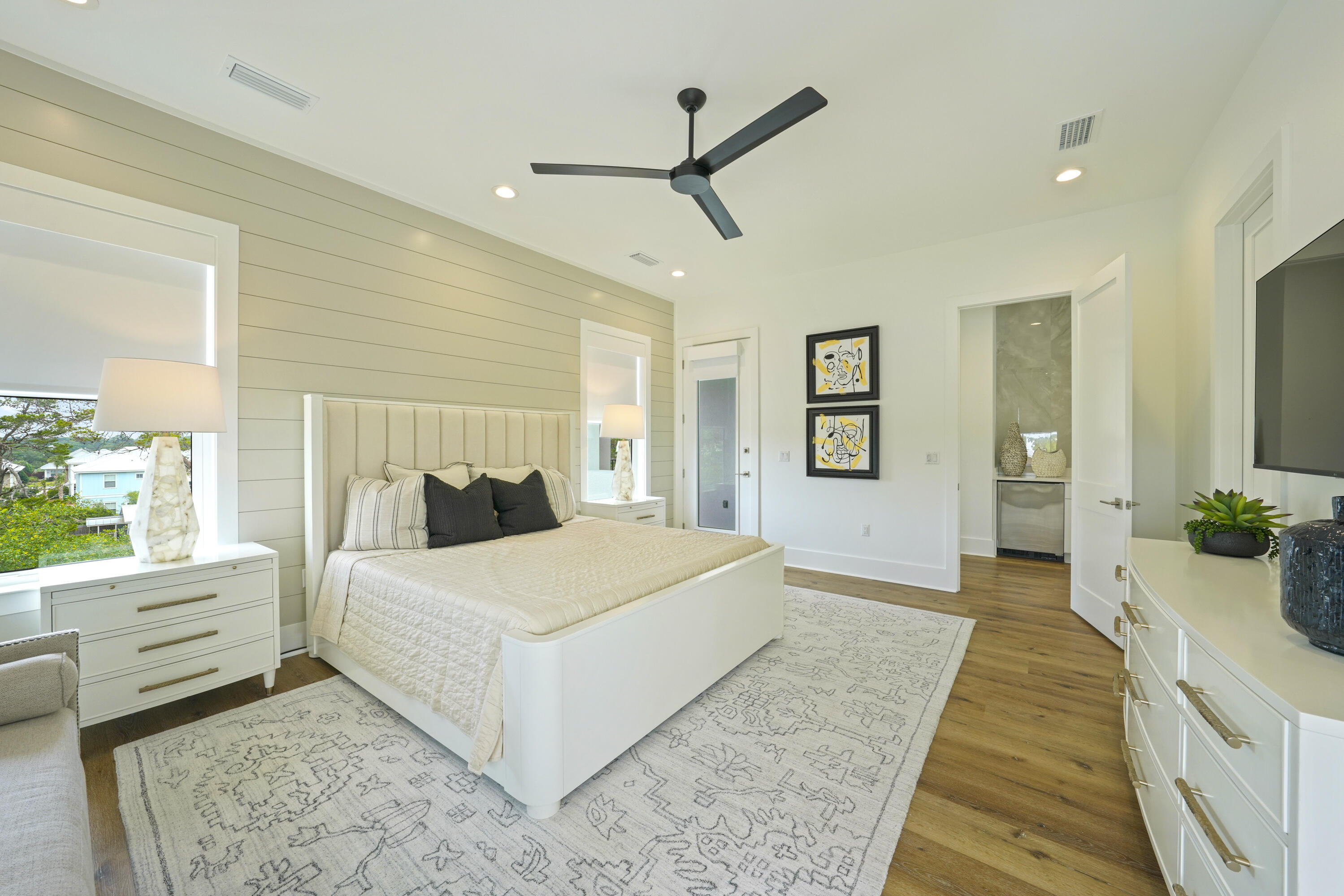 393 County hwy - Residential