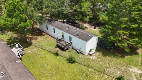 A home in DeFuniak Springs