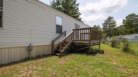 A home in DeFuniak Springs