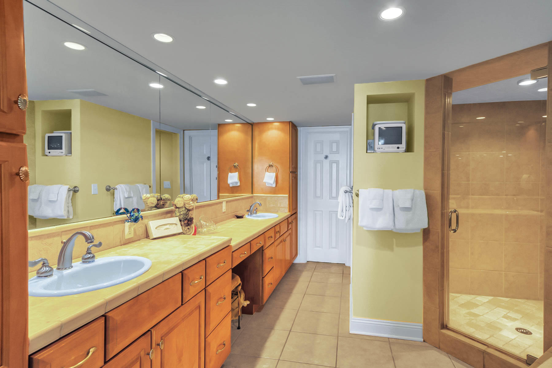 JETTY EAST CONDO - Residential