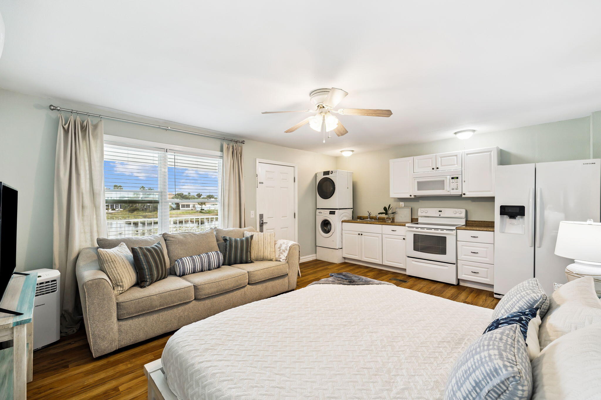 LAGUNA BEACH - Residential