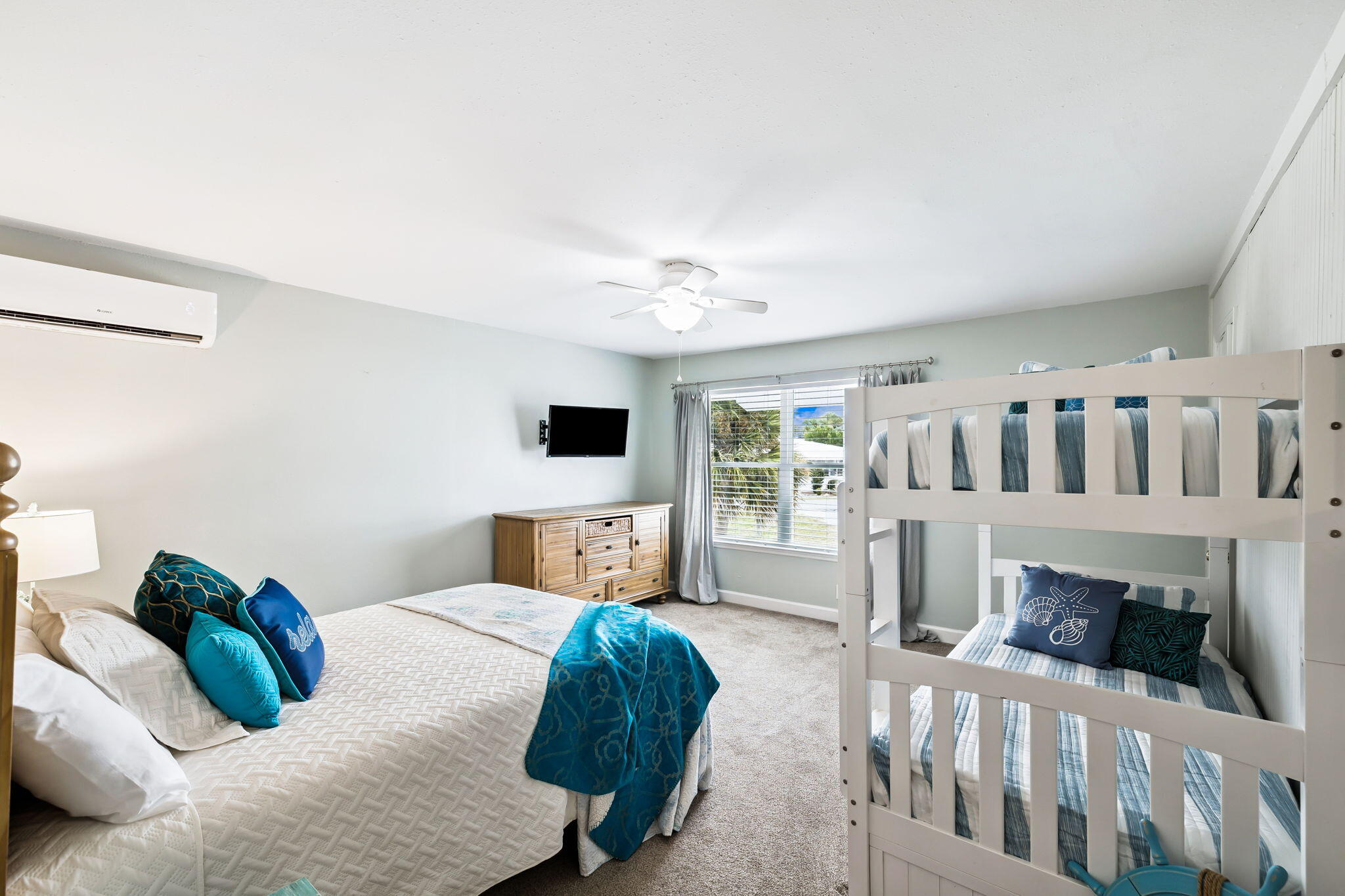 LAGUNA BEACH - Residential