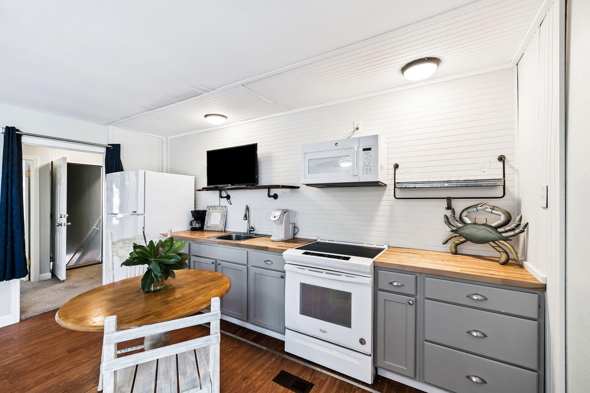 LAGUNA BEACH - Residential