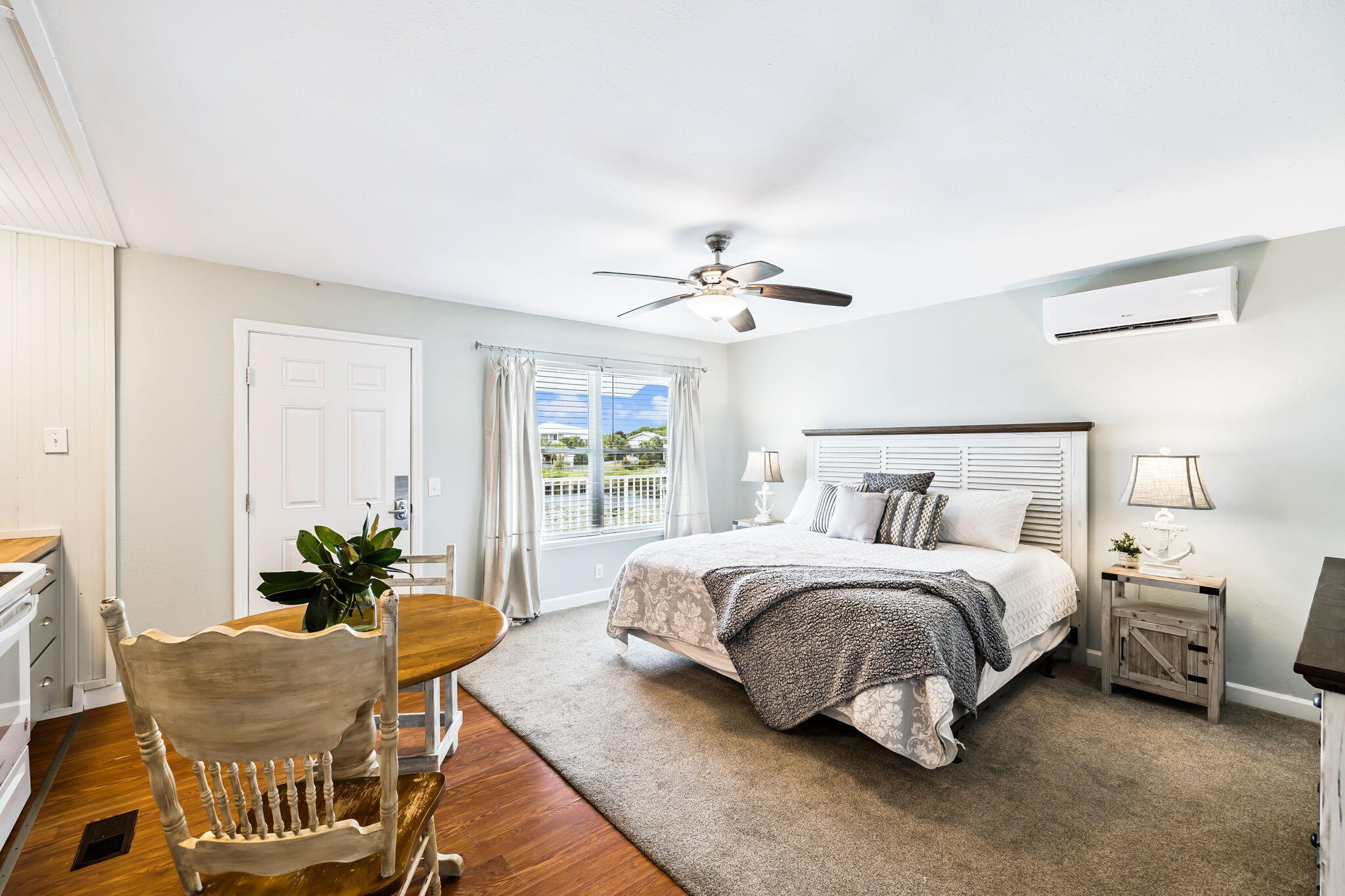 LAGUNA BEACH - Residential