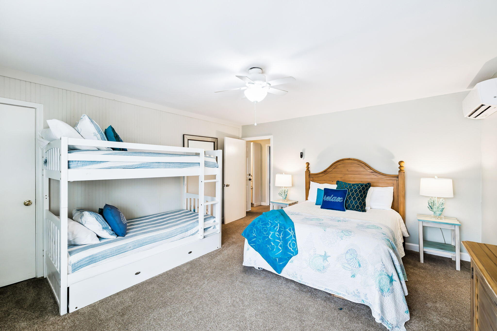 LAGUNA BEACH - Residential