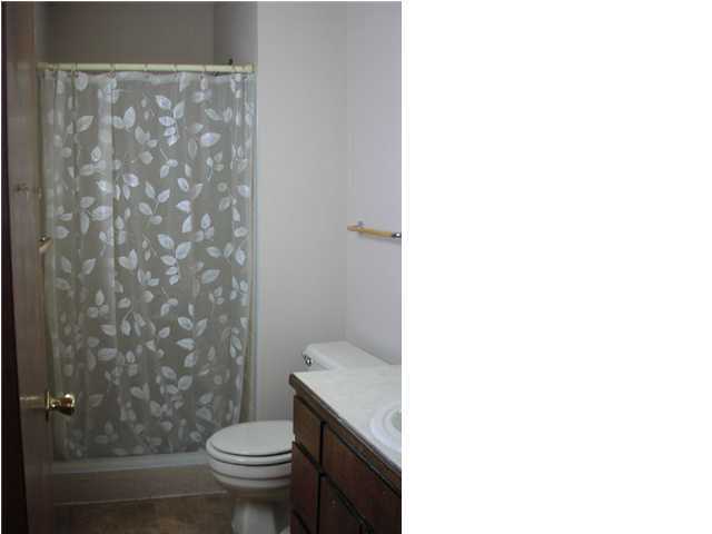 VALPARAISO PINECREST 6 - Residential Lease