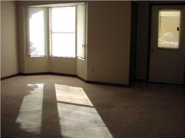 VALPARAISO PINECREST 6 - Residential Lease