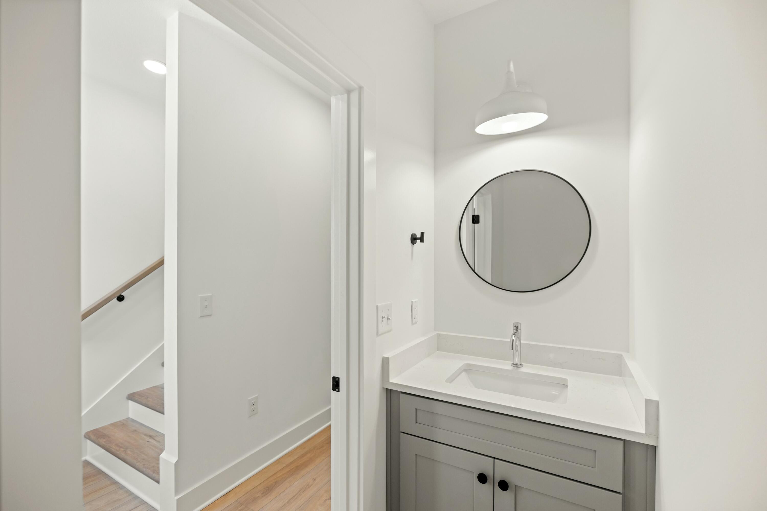 BAY BREEZE T/H - Residential