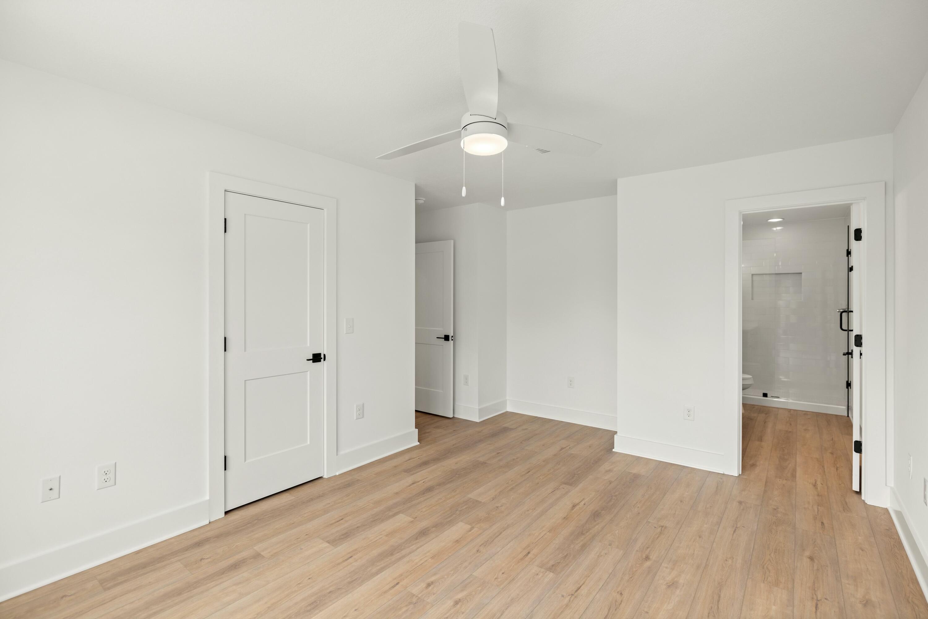 BAY BREEZE T/H - Residential