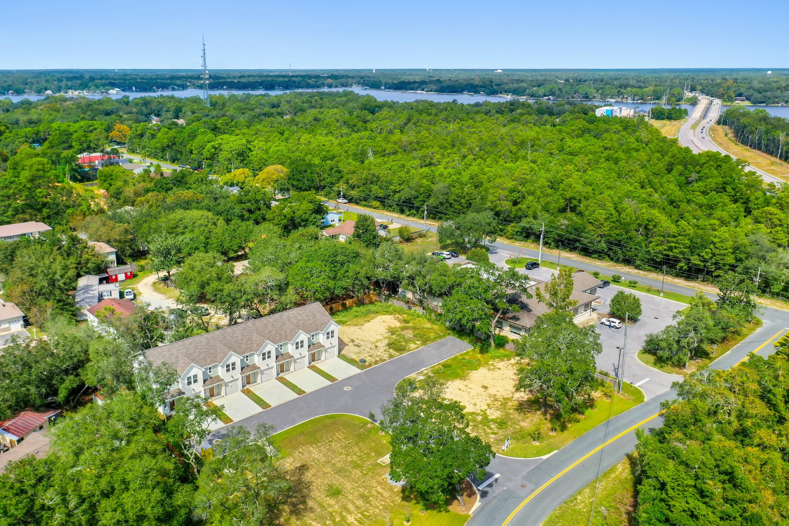 BAY BREEZE T/H - Residential