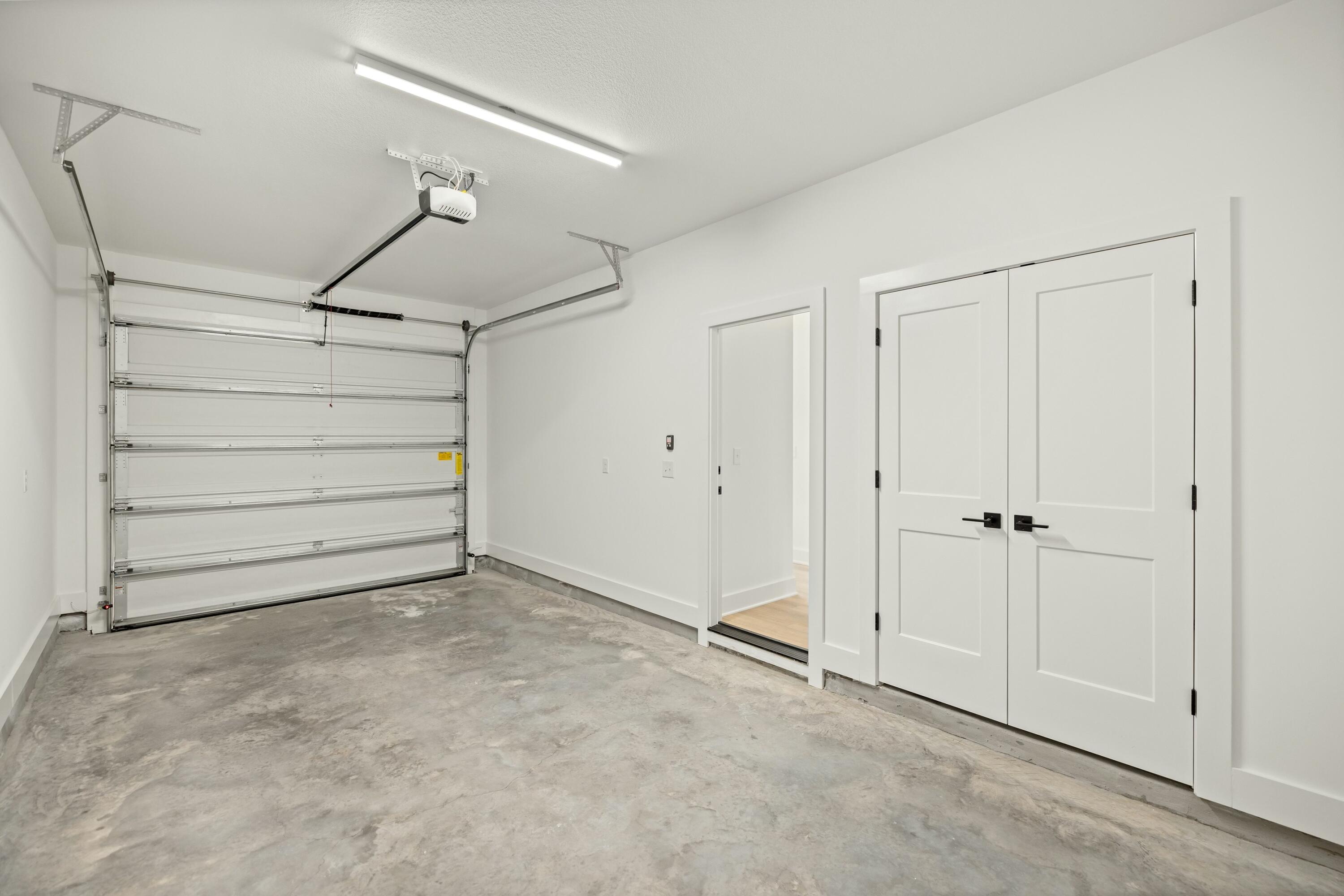 BAY BREEZE T/H - Residential