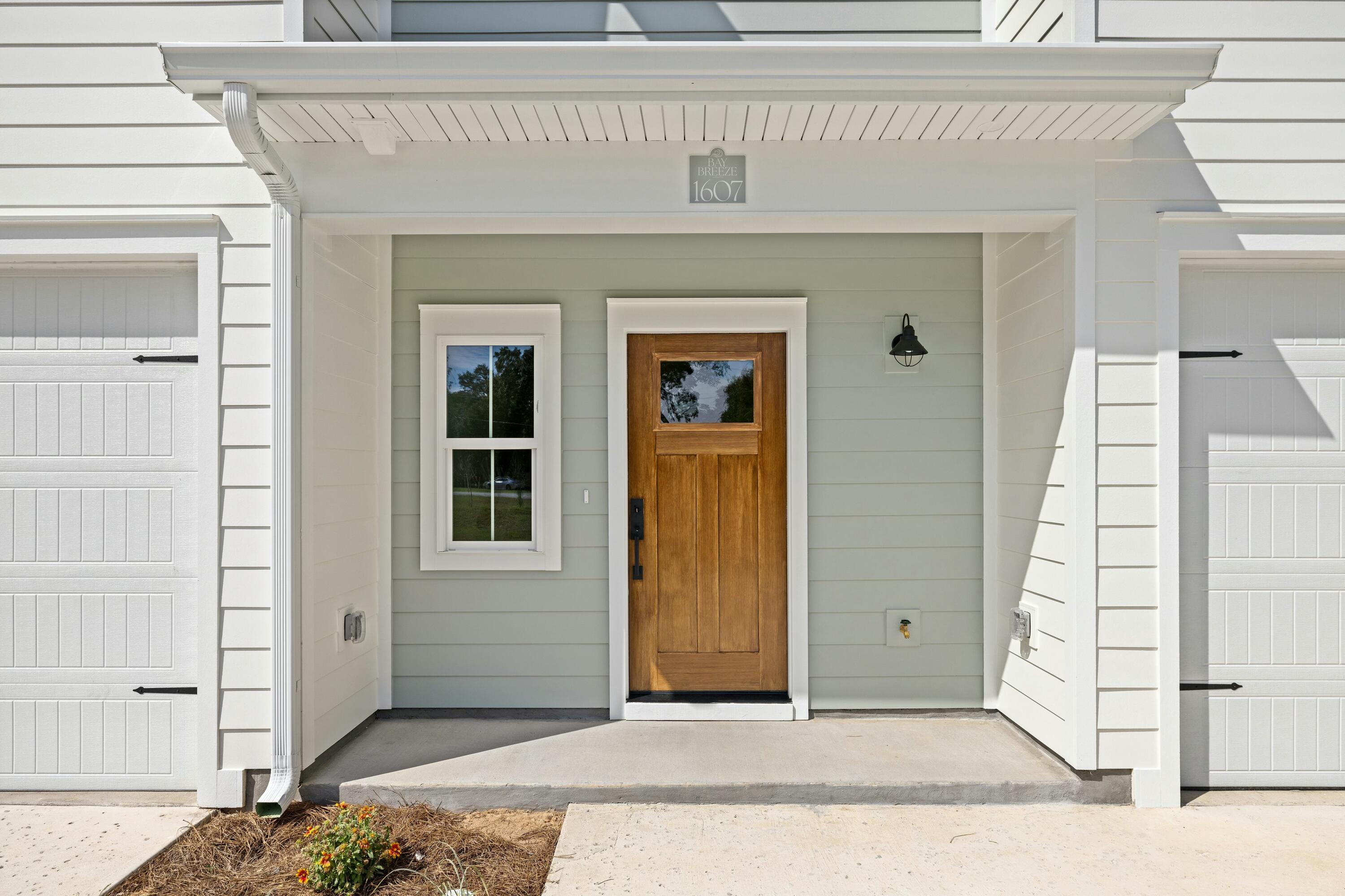 BAY BREEZE T/H - Residential