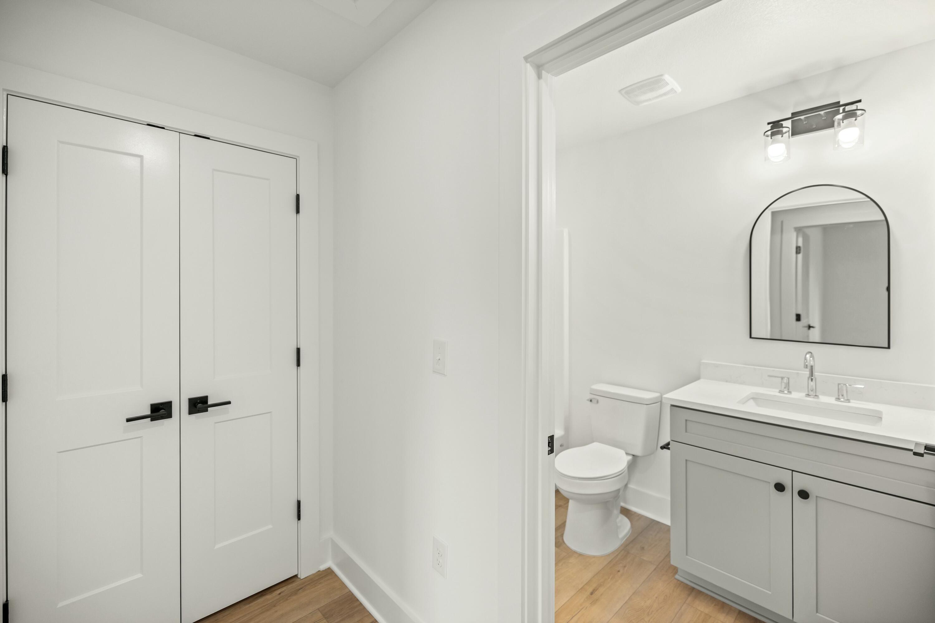 BAY BREEZE T/H - Residential