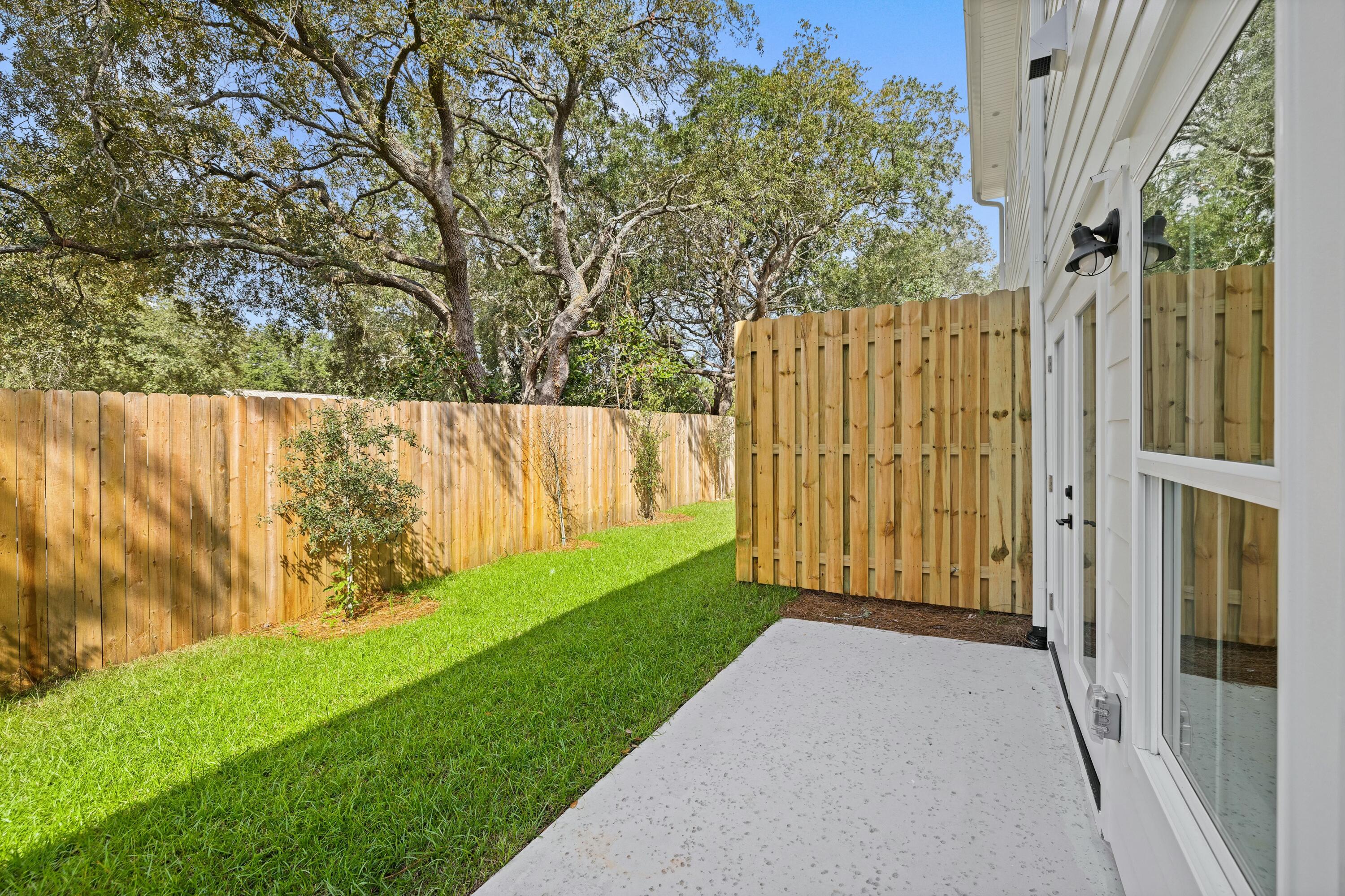 BAY BREEZE T/H - Residential