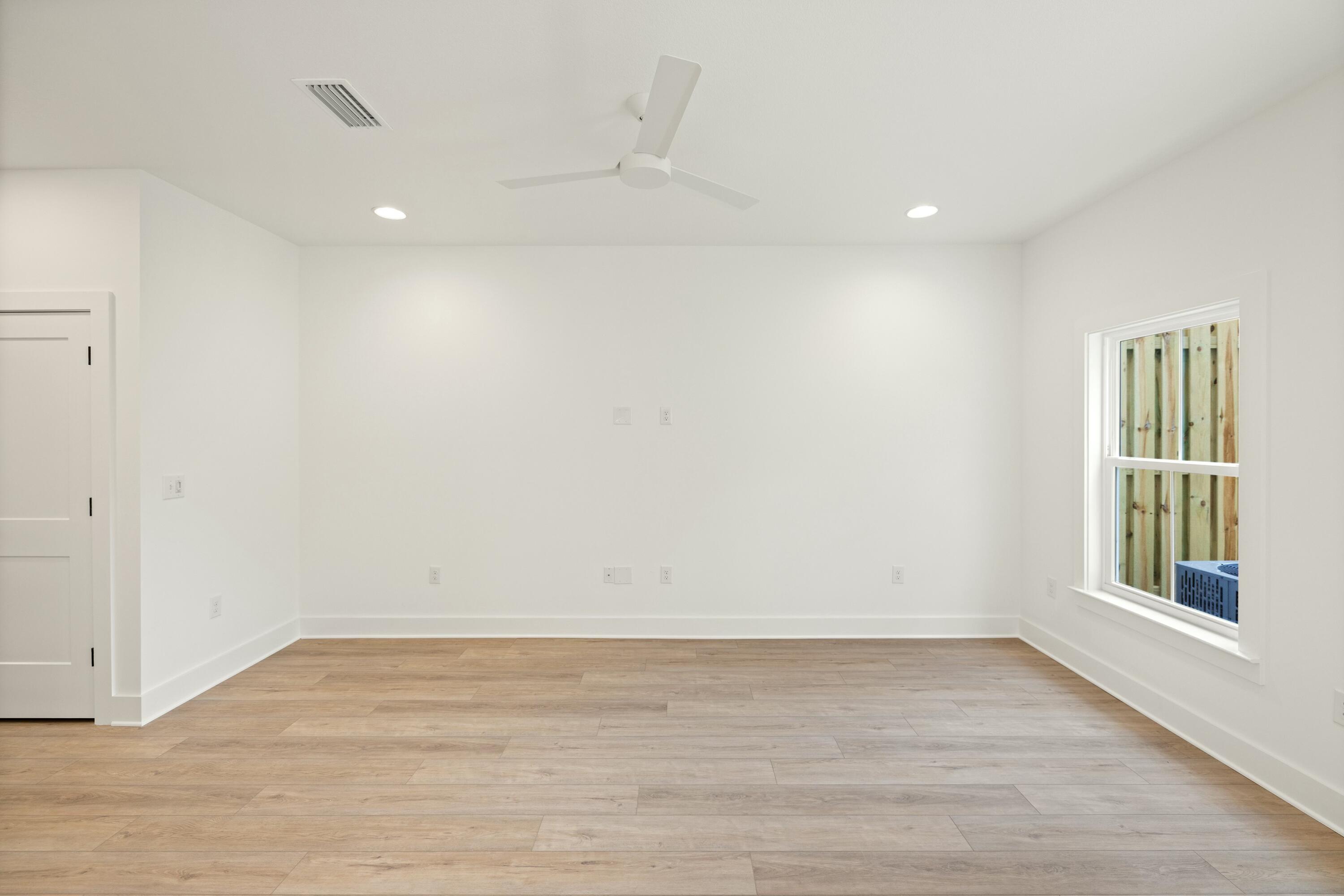 BAY BREEZE T/H - Residential