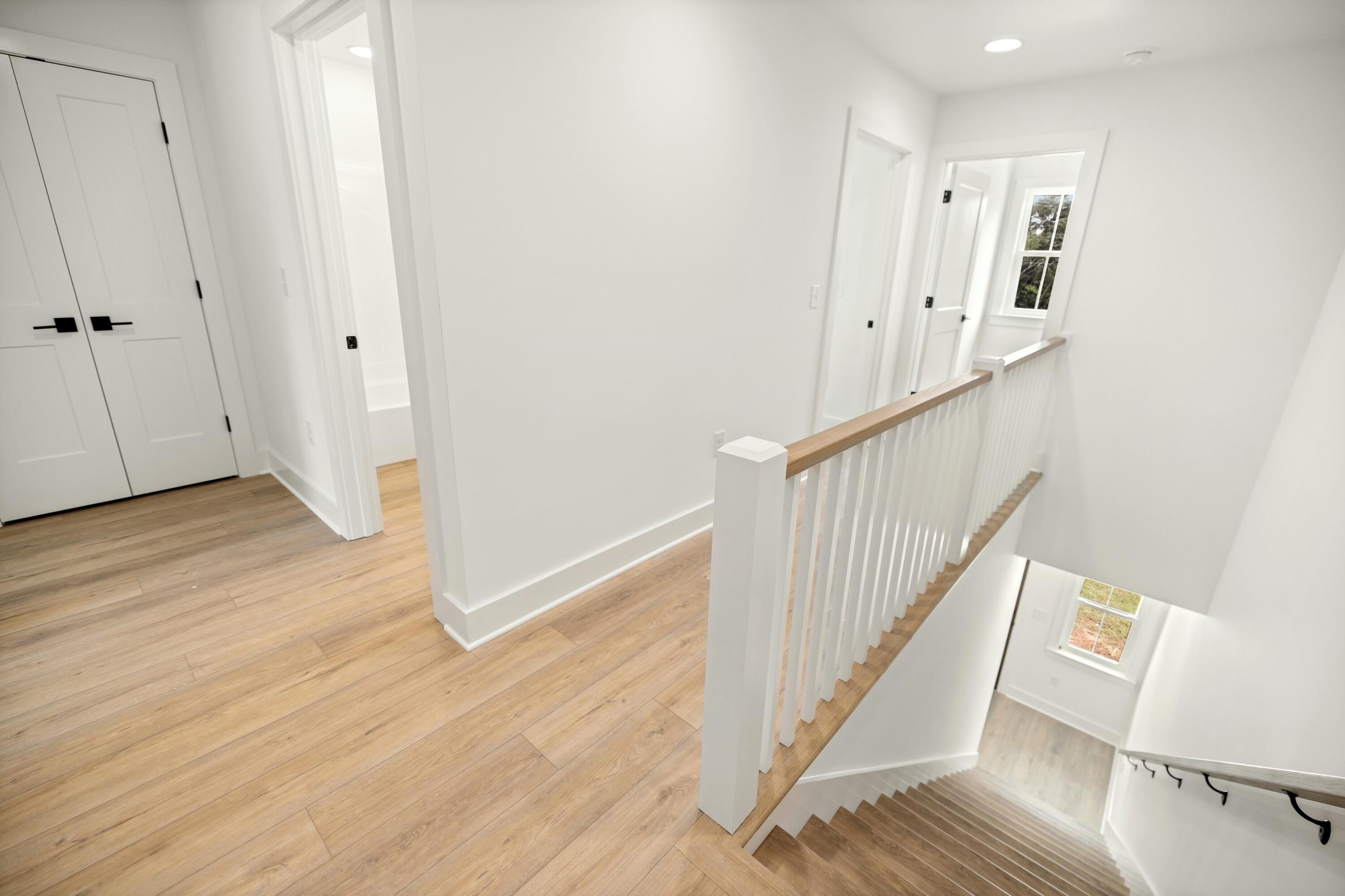 BAY BREEZE T/H - Residential