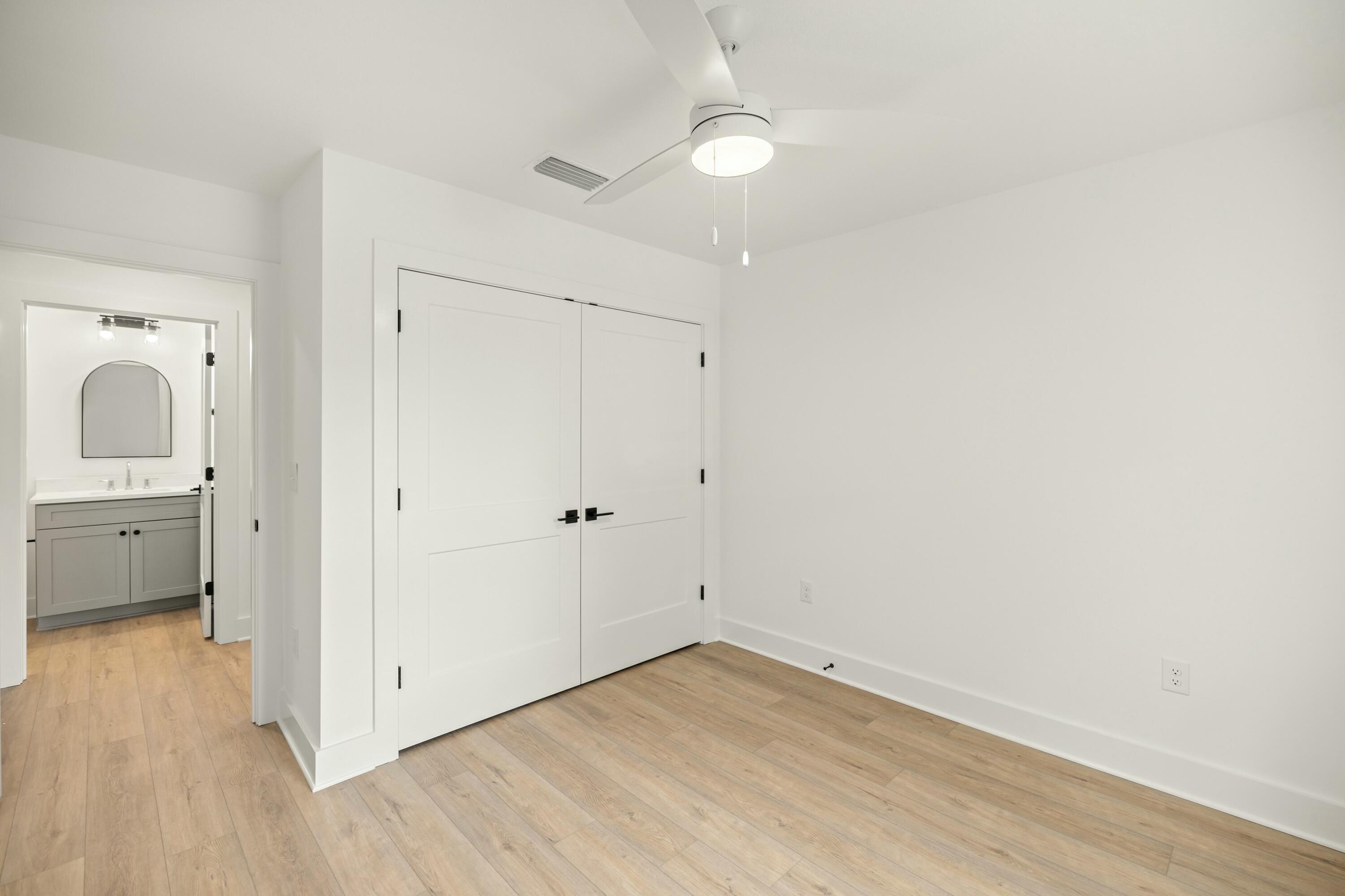 BAY BREEZE T/H - Residential