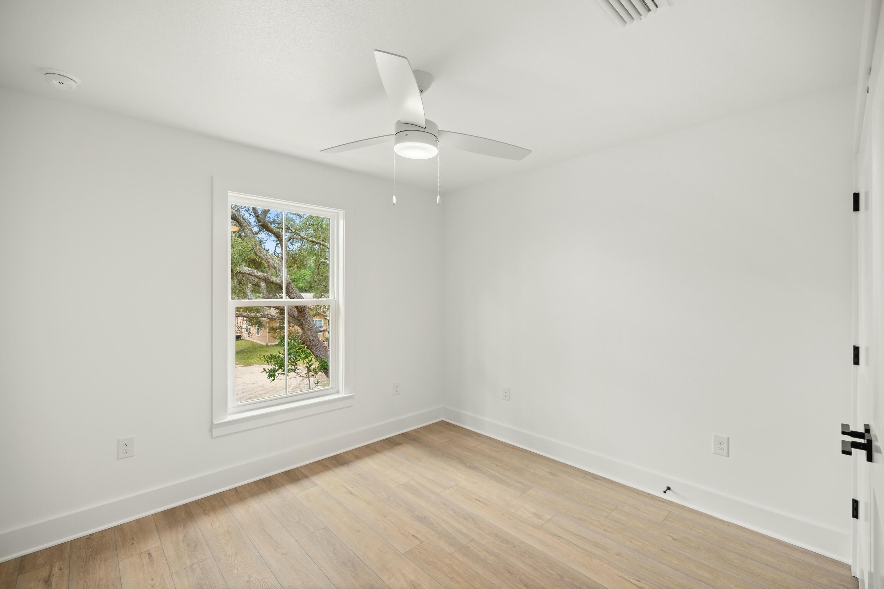 BAY BREEZE T/H - Residential