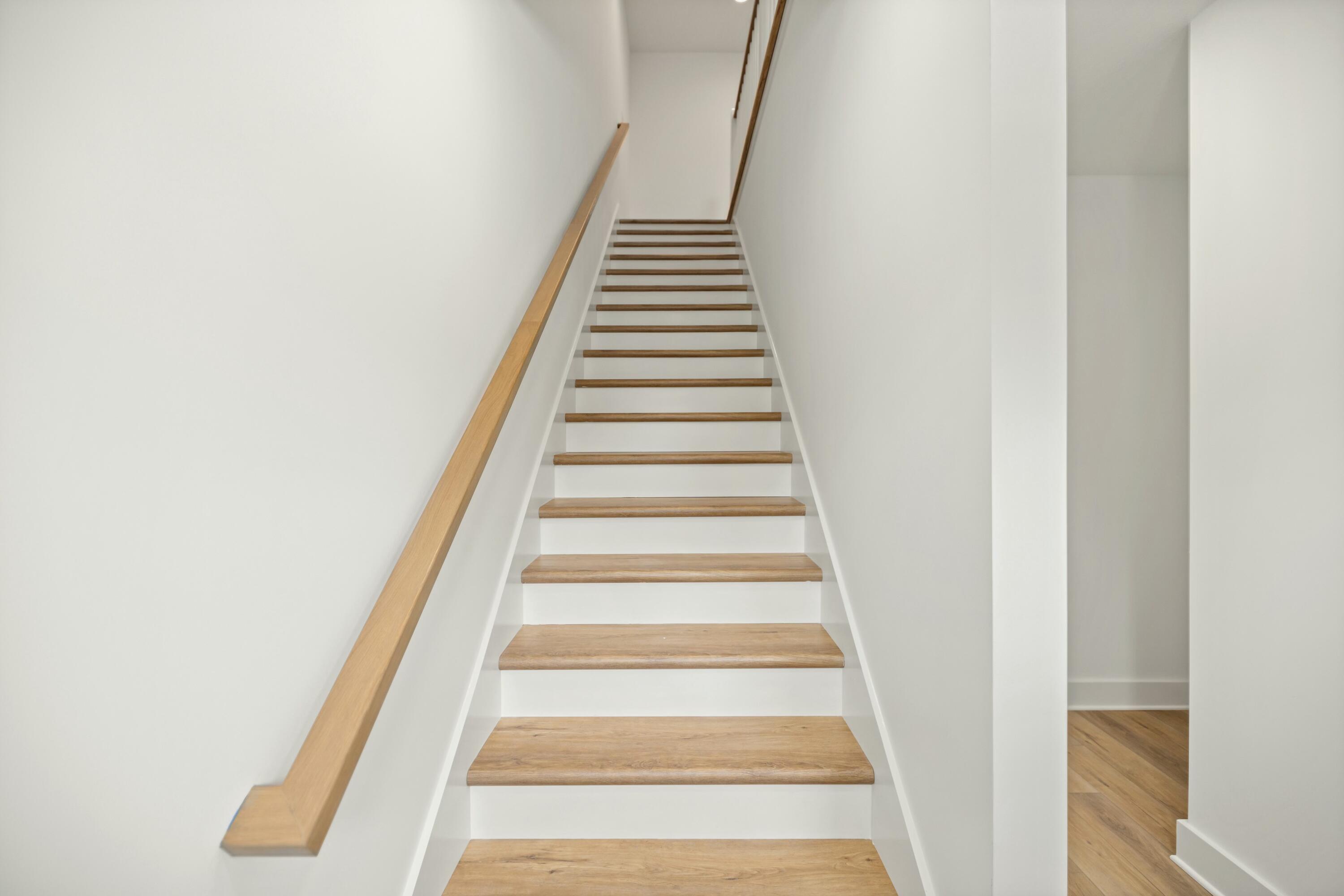 BAY BREEZE T/H - Residential