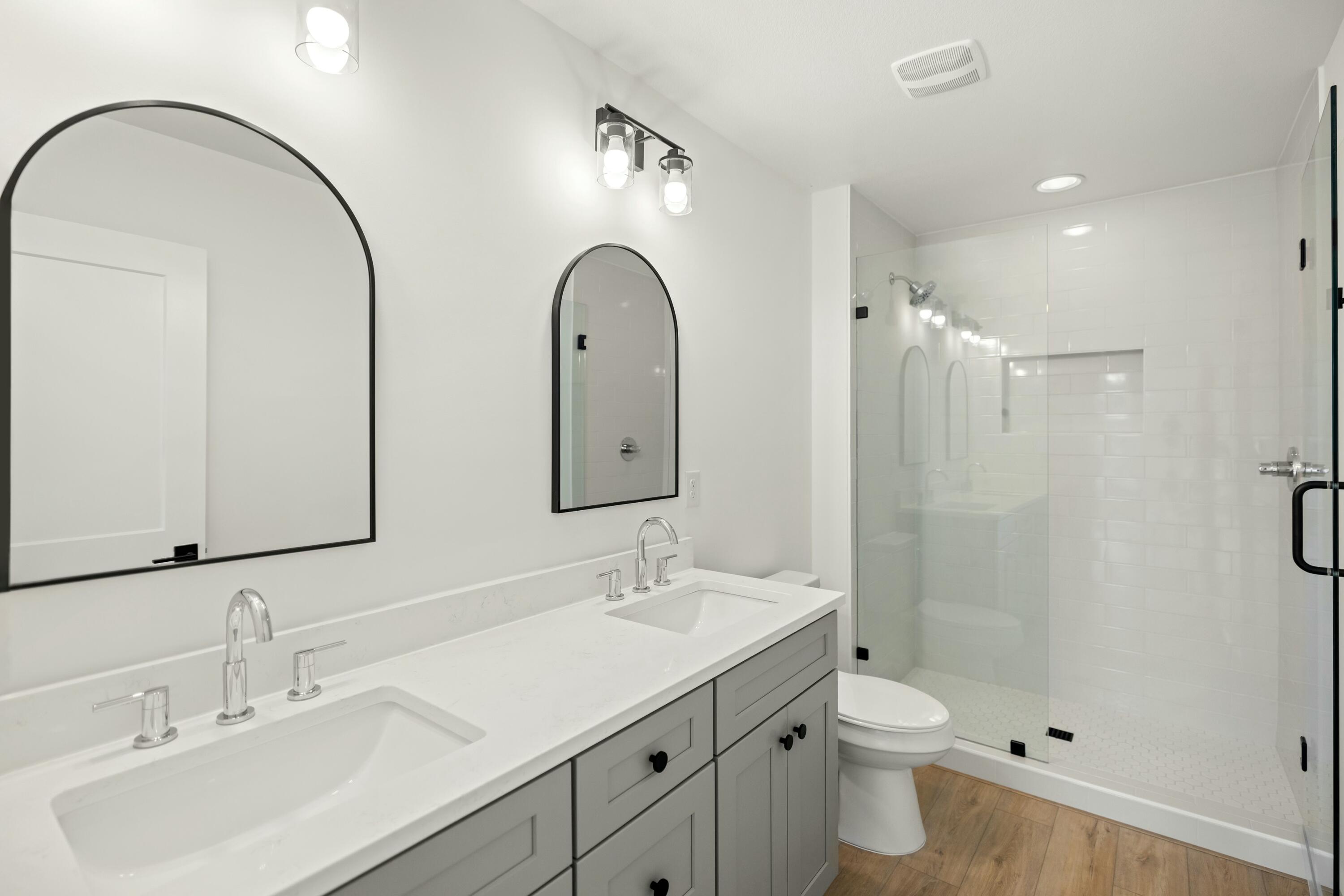 BAY BREEZE T/H - Residential