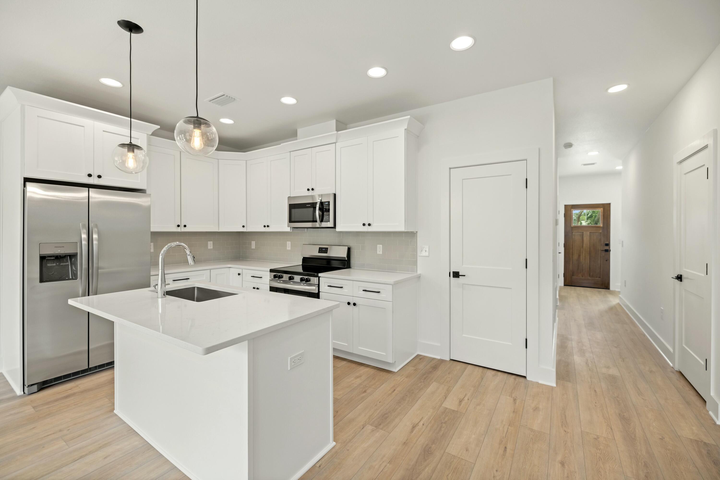 BAY BREEZE T/H - Residential