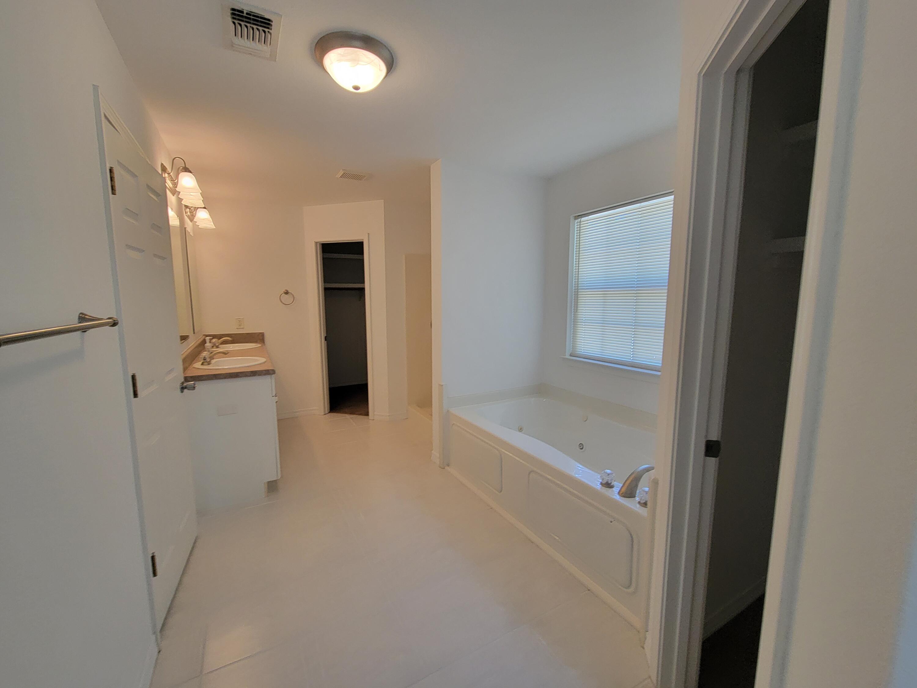 OAKWOOD LAKES ESTATES Unit 7 of Oakwood Hills - Residential