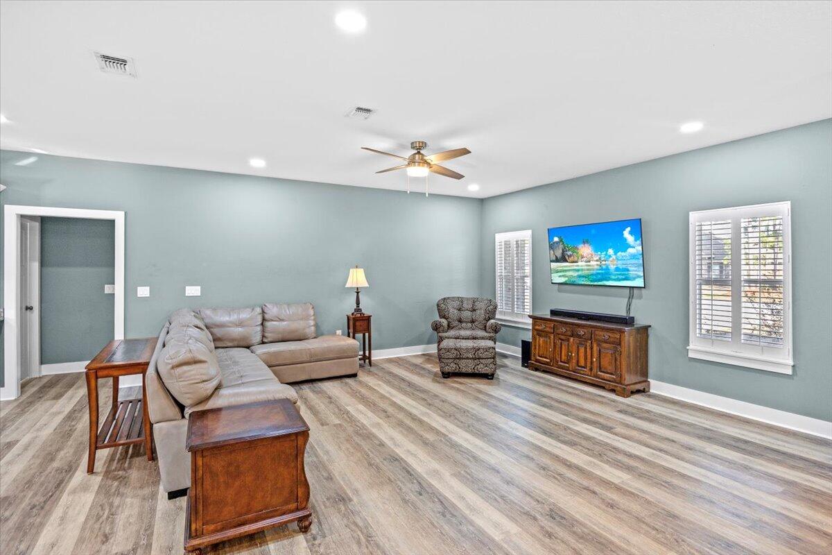 HOLLEY BY THE SEA - Residential