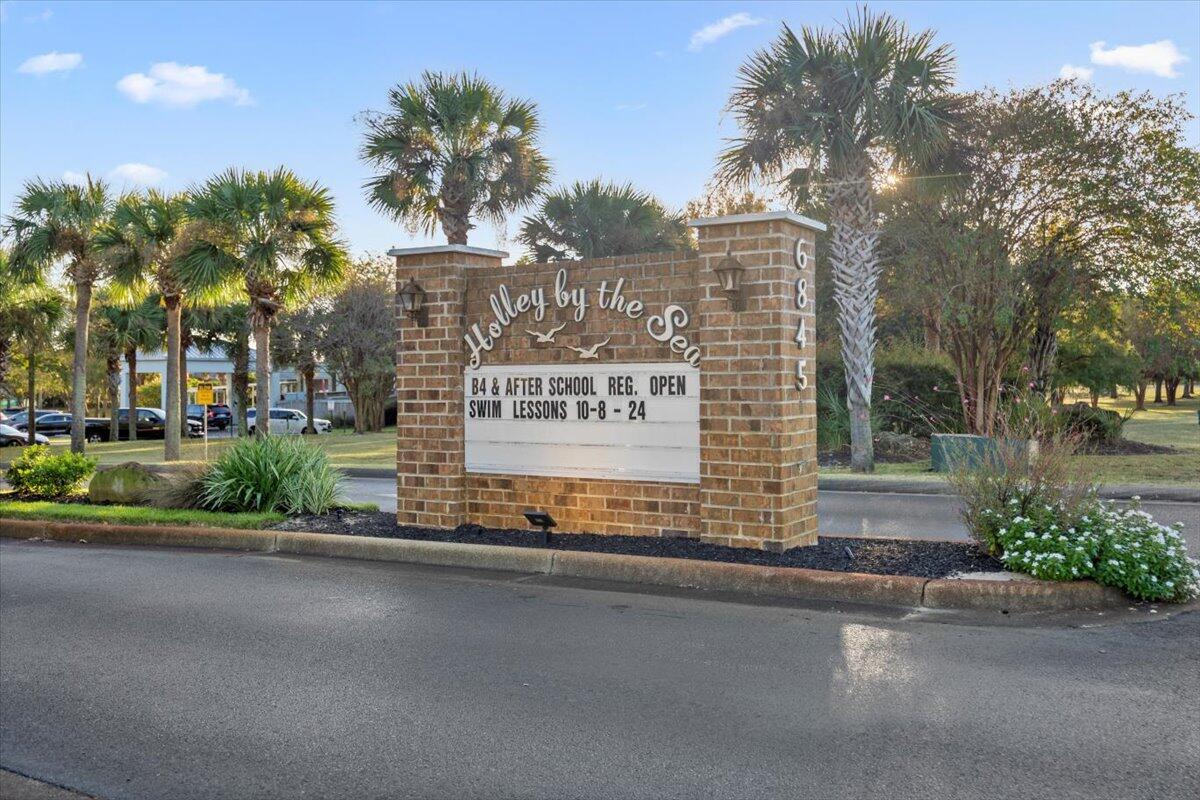 HOLLEY BY THE SEA - Residential