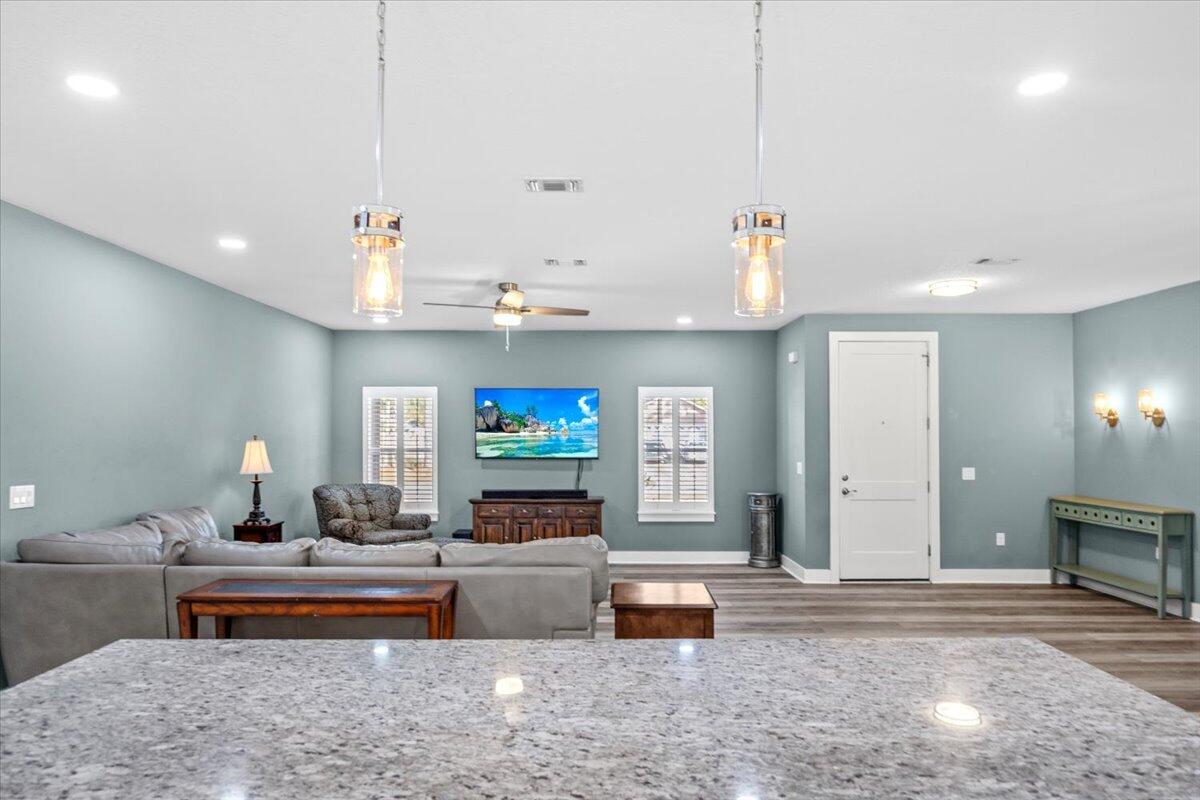 HOLLEY BY THE SEA - Residential