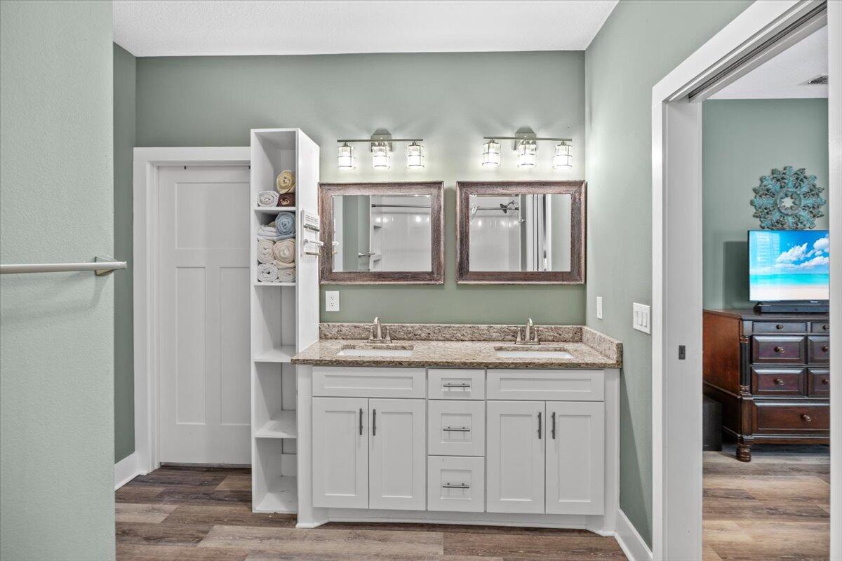 HOLLEY BY THE SEA - Residential