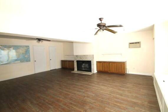 VILLA RUSS PARK S/D - Residential