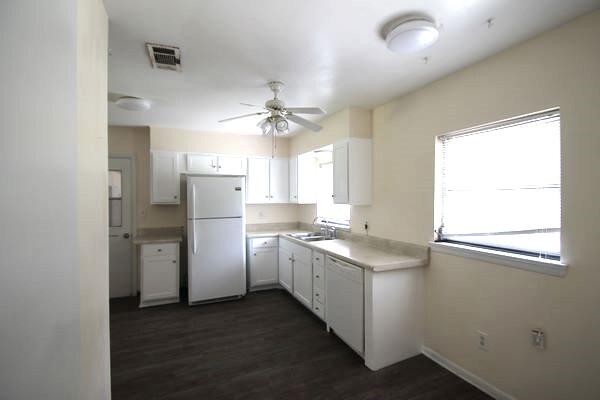 VILLA RUSS PARK S/D - Residential